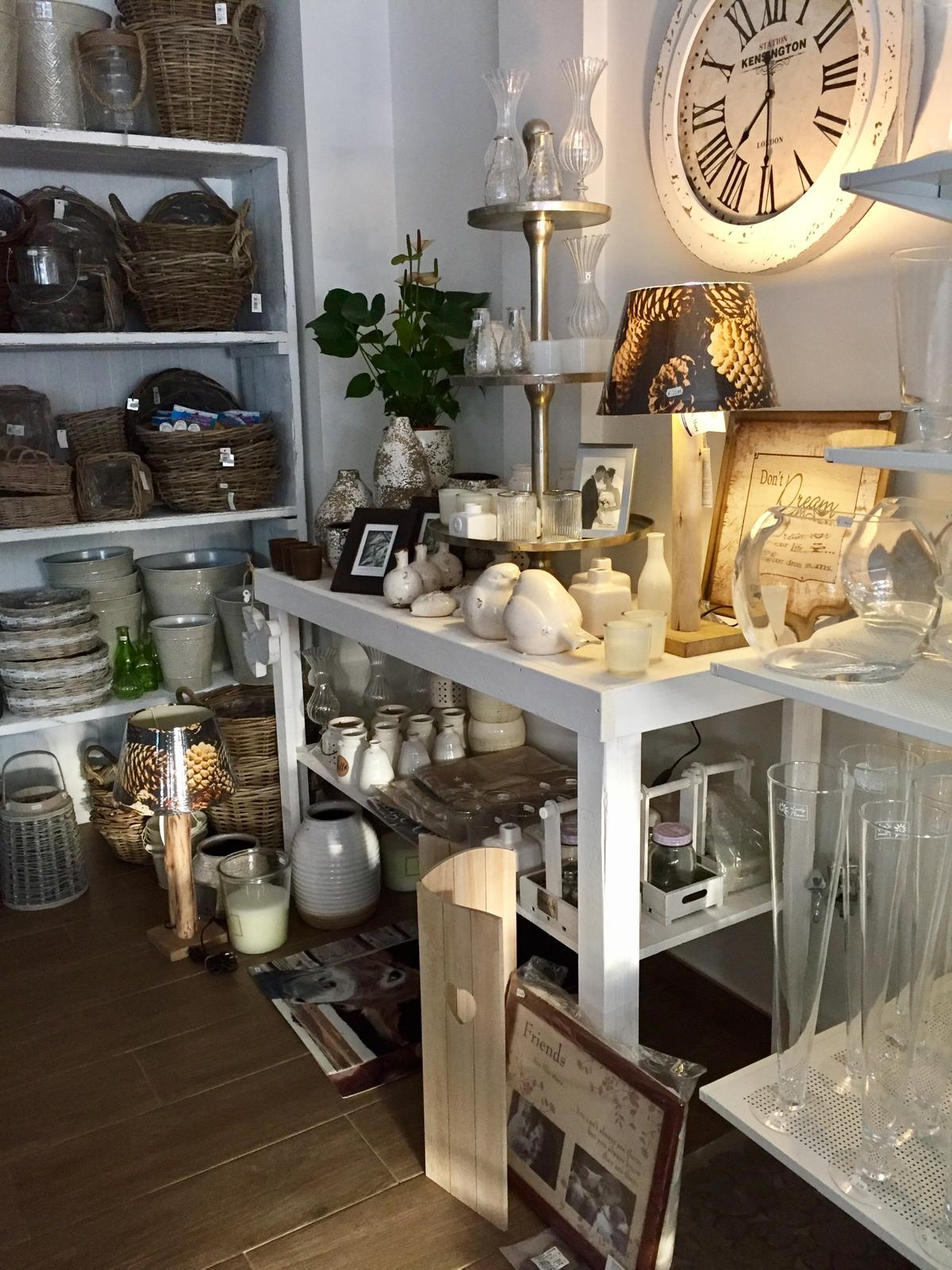 ¡Oportunidad única en Alfaz del Pi! – Tu negocio soñado con flores, decoración y chocolate