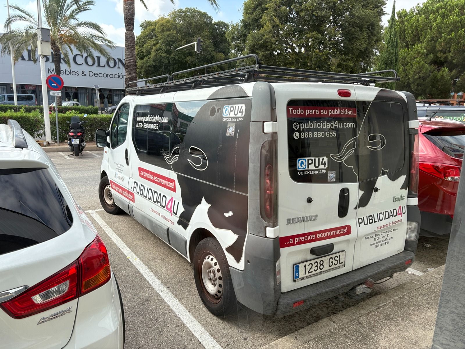 Einmalige Gelegenheit in Altea! 100% betriebsfähiges und bereit zur Fortführung Werbe- und Beschriftungsunternehmen.