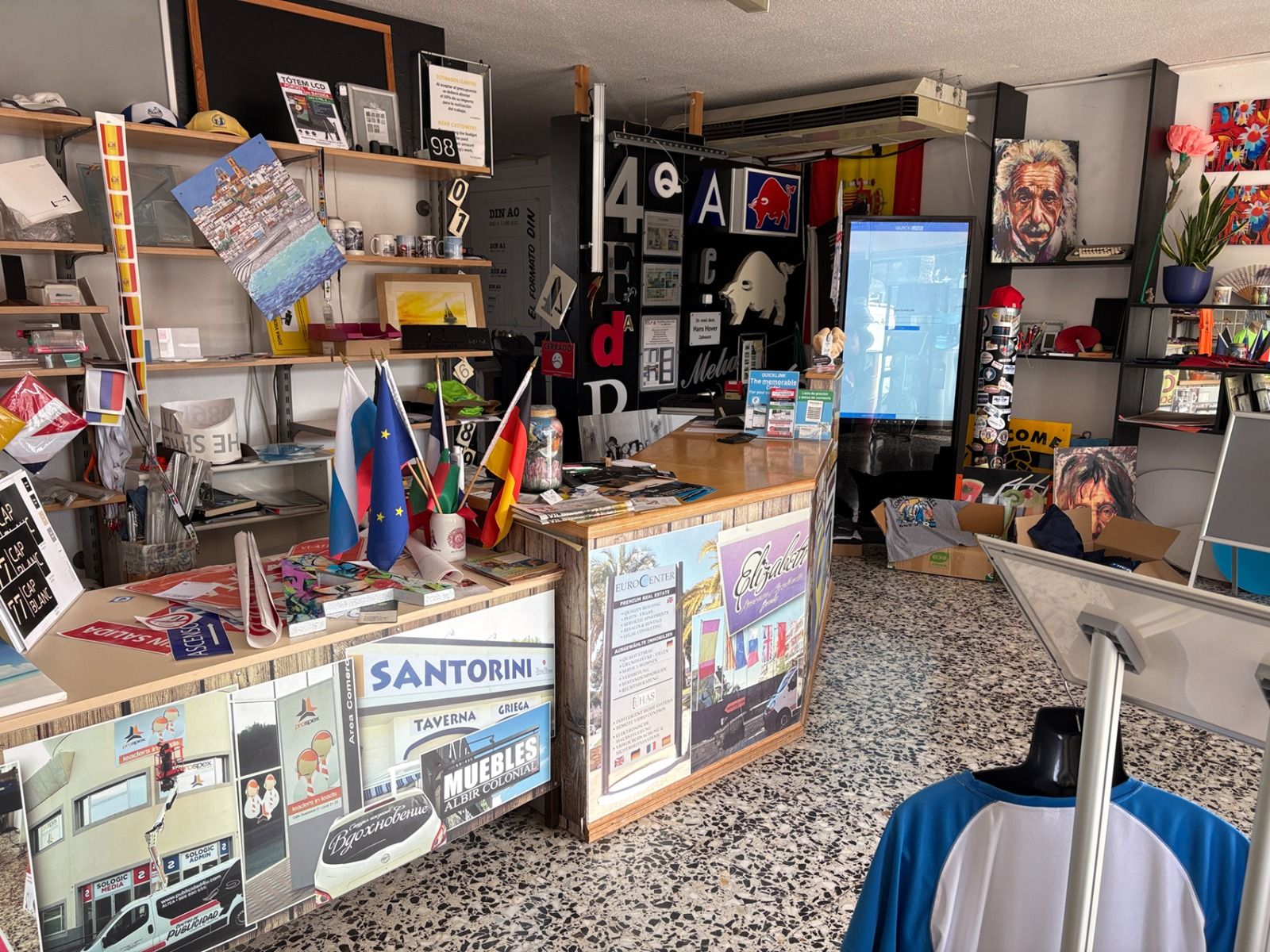 Einmalige Gelegenheit in Altea! 100% betriebsfähiges und bereit zur Fortführung Werbe- und Beschriftungsunternehmen.
