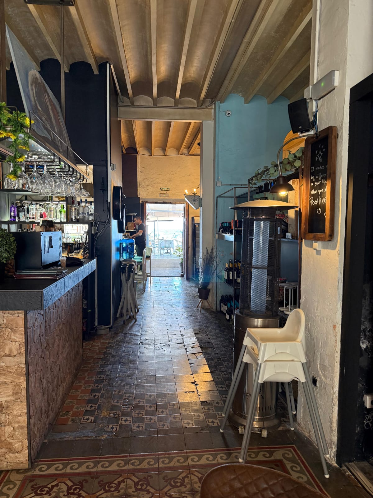 Cozy restaurant on the seaside promenade of Altea!