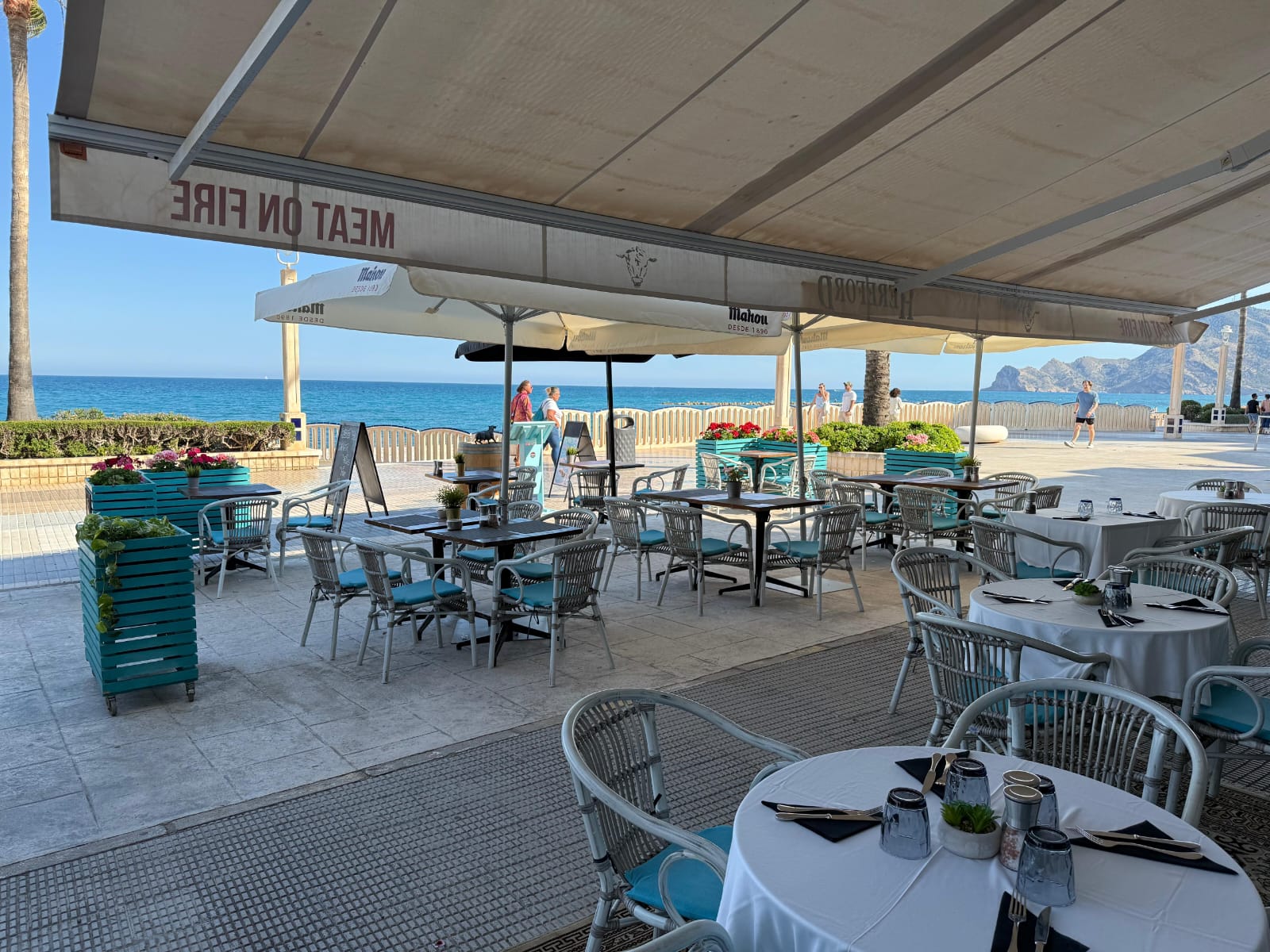 Cozy restaurant on the seaside promenade of Altea!