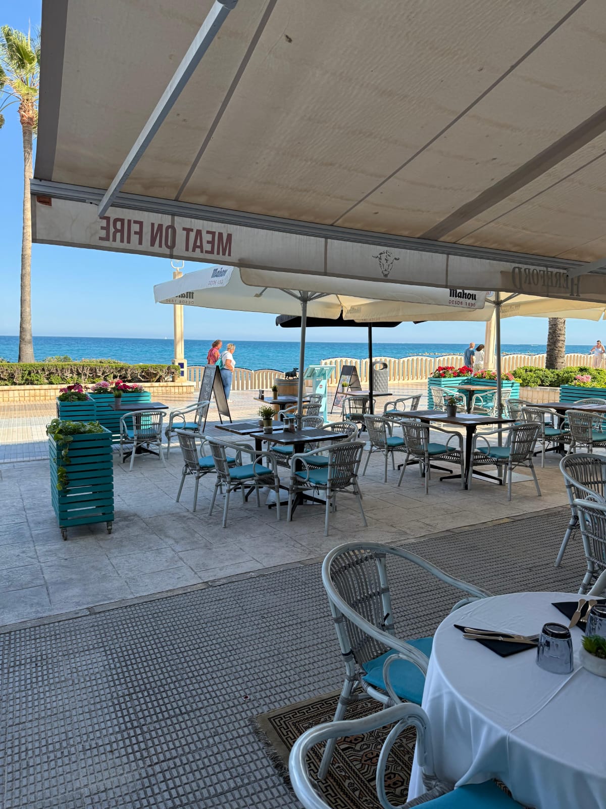 Cozy restaurant on the seaside promenade of Altea!