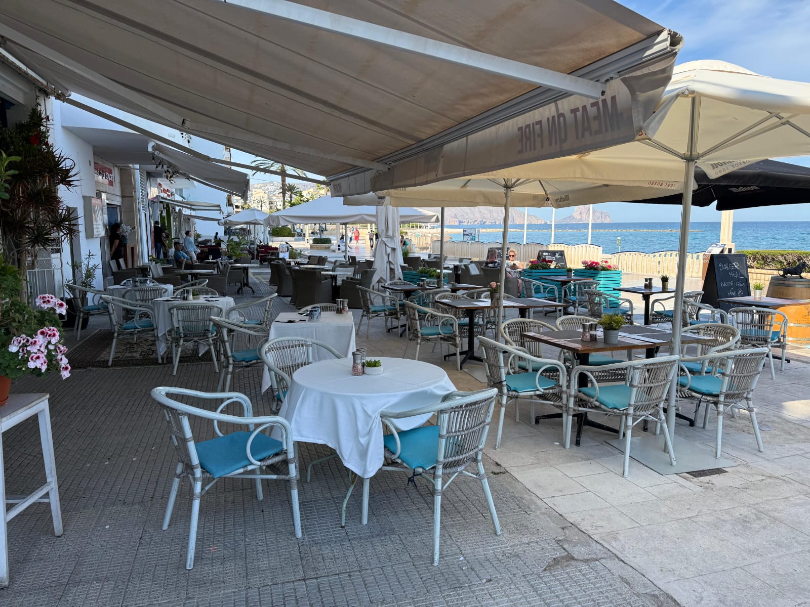 Cozy restaurant on the seaside promenade of Altea!