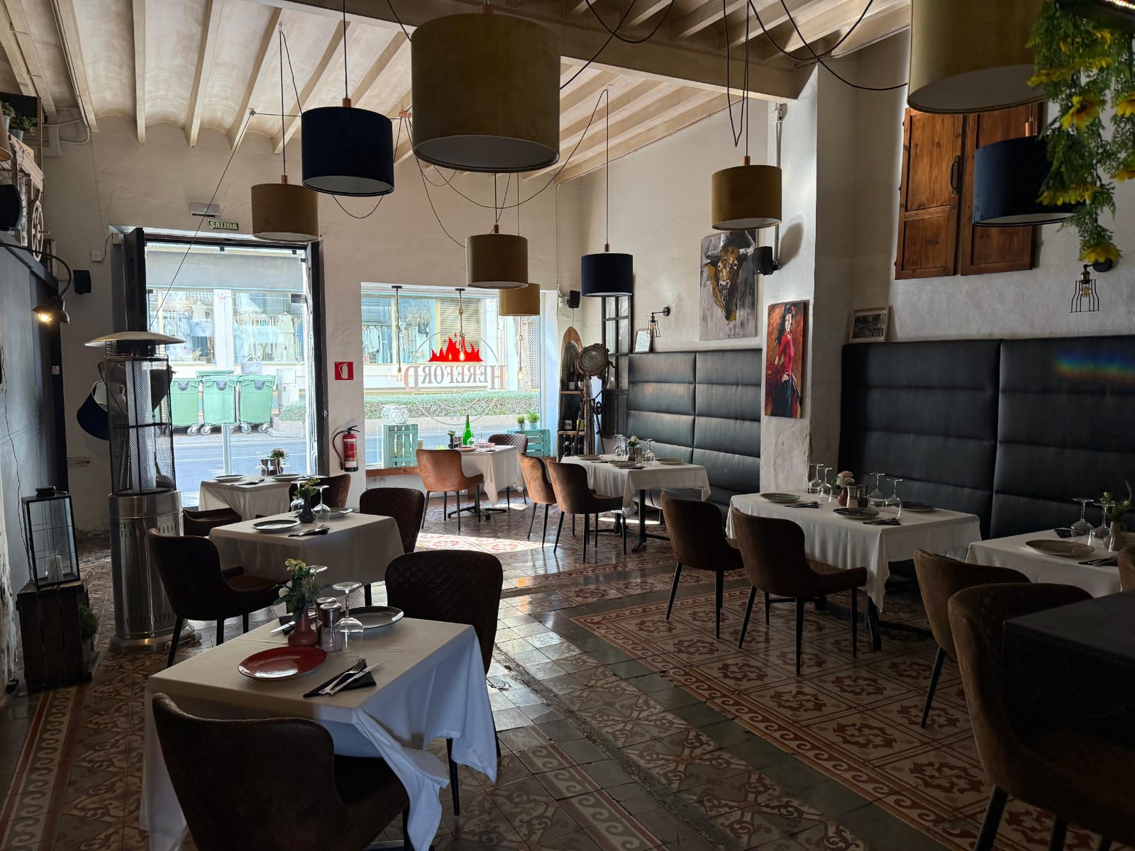 Cozy restaurant on the seaside promenade of Altea!