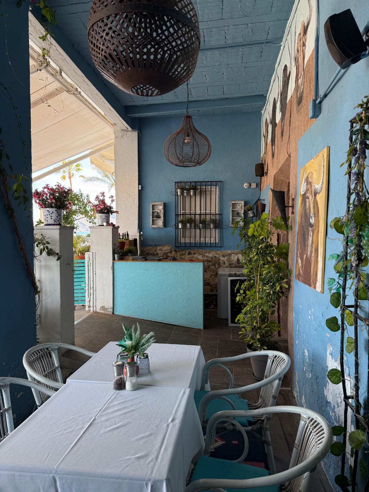 Cozy restaurant on the seaside promenade of Altea!