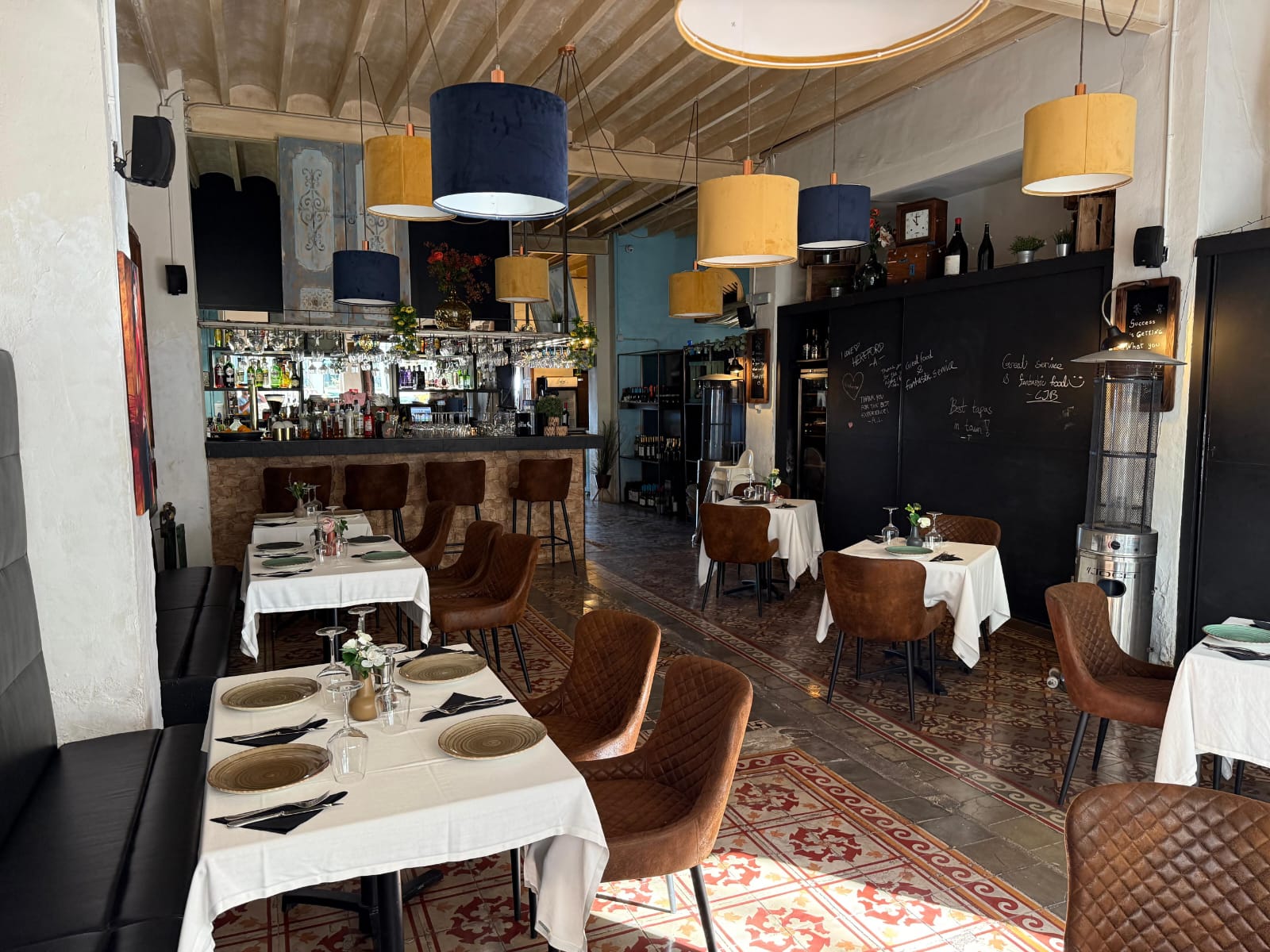 Cozy restaurant on the seaside promenade of Altea!