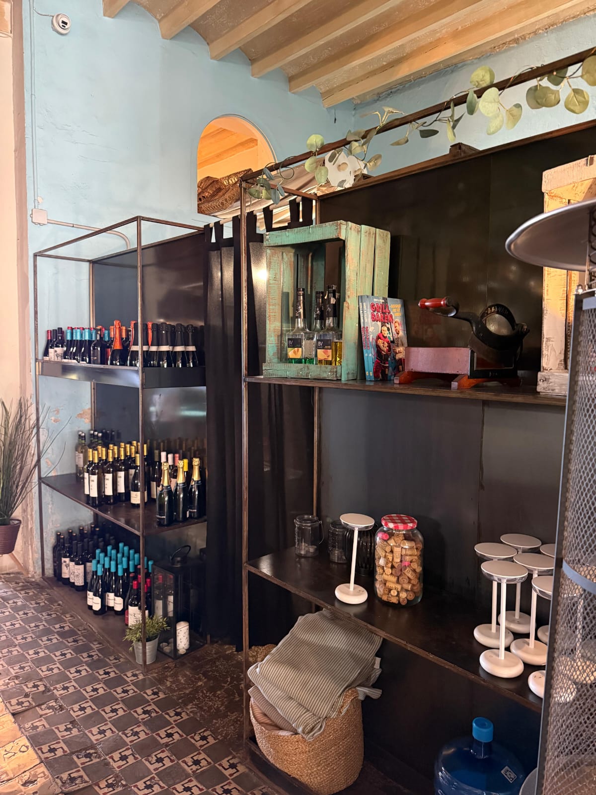 Cozy restaurant on the seaside promenade of Altea!
