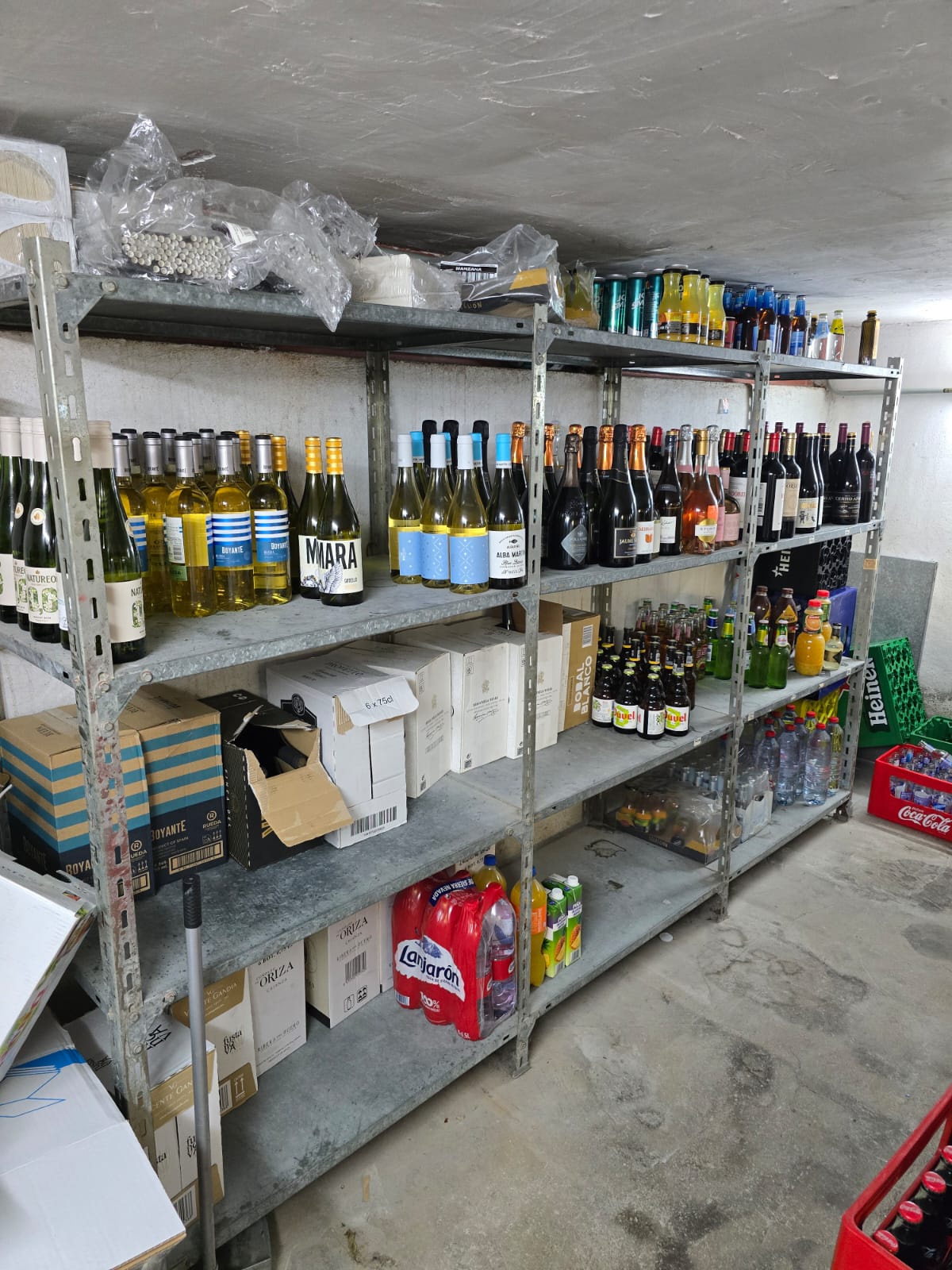 Restaurante listo para entrar, con vistas espectaculares al puerto. ¡Oportunidad única en Altea! 