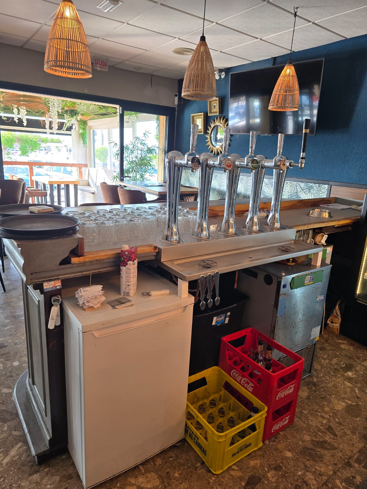 Restaurante listo para entrar, con vistas espectaculares al puerto. ¡Oportunidad única en Altea! 