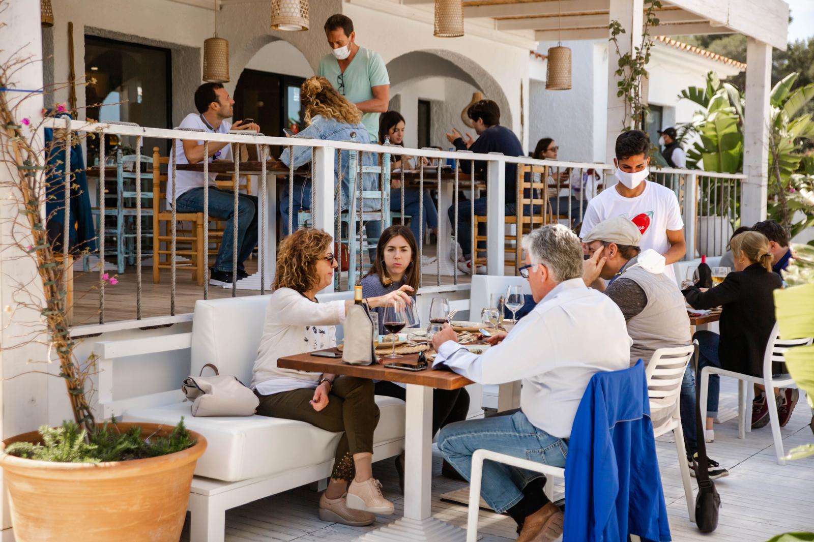 Unieke kans in Dénia! Gevestigd restaurant met grote prestige en trouwe klanten.