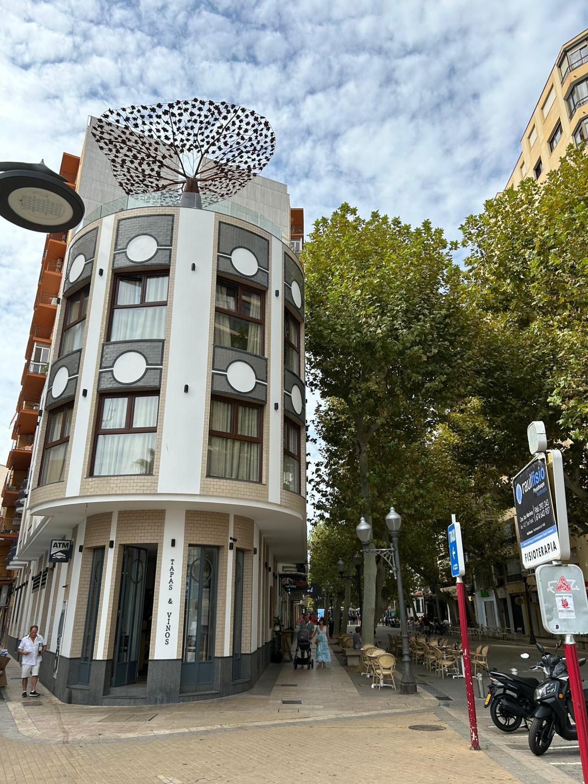Prestigious restaurant in the heart of Dénia — established business, ready to continue thriving