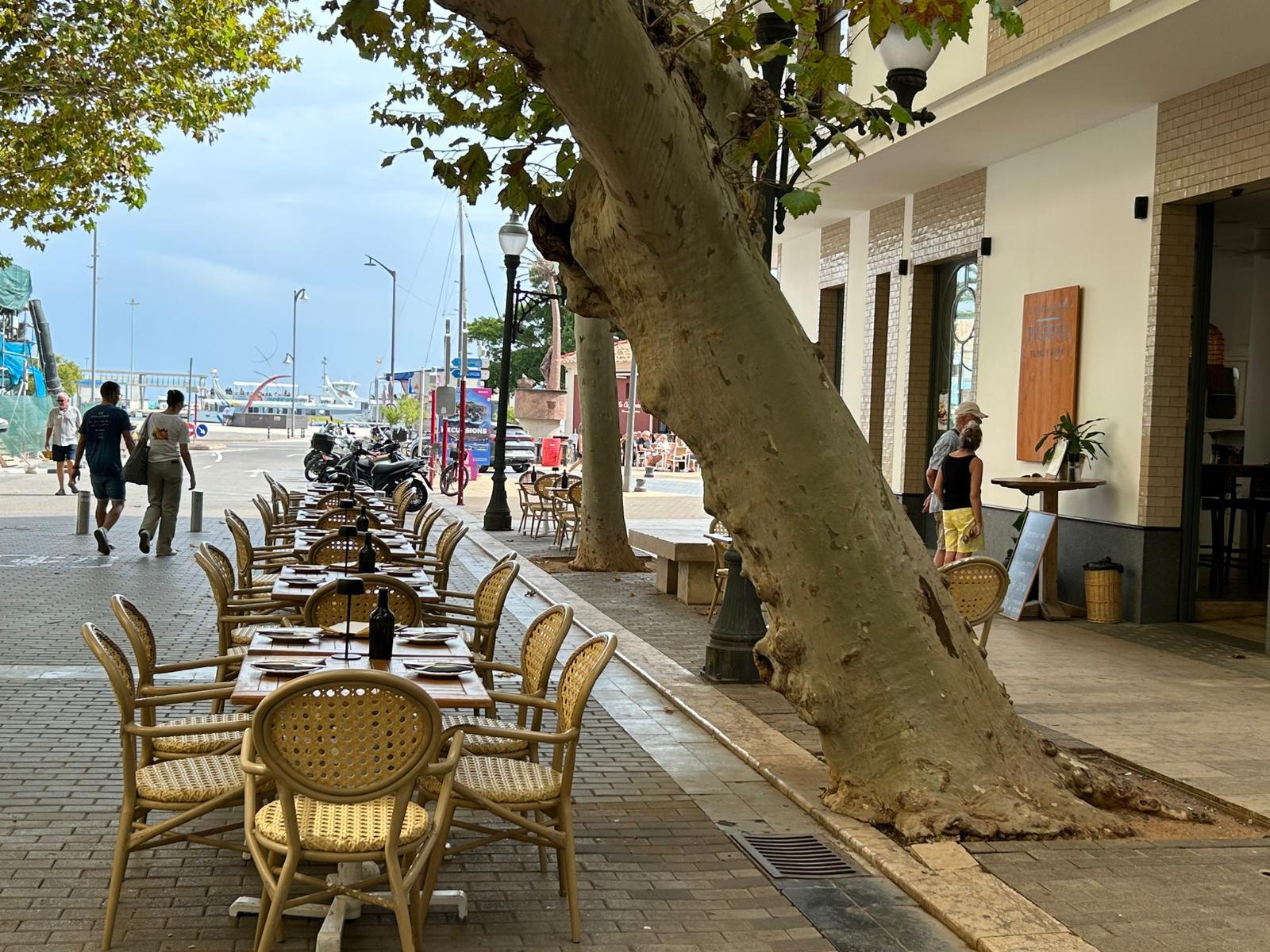 Prestigious restaurant in the heart of Dénia — established business, ready to continue thriving
