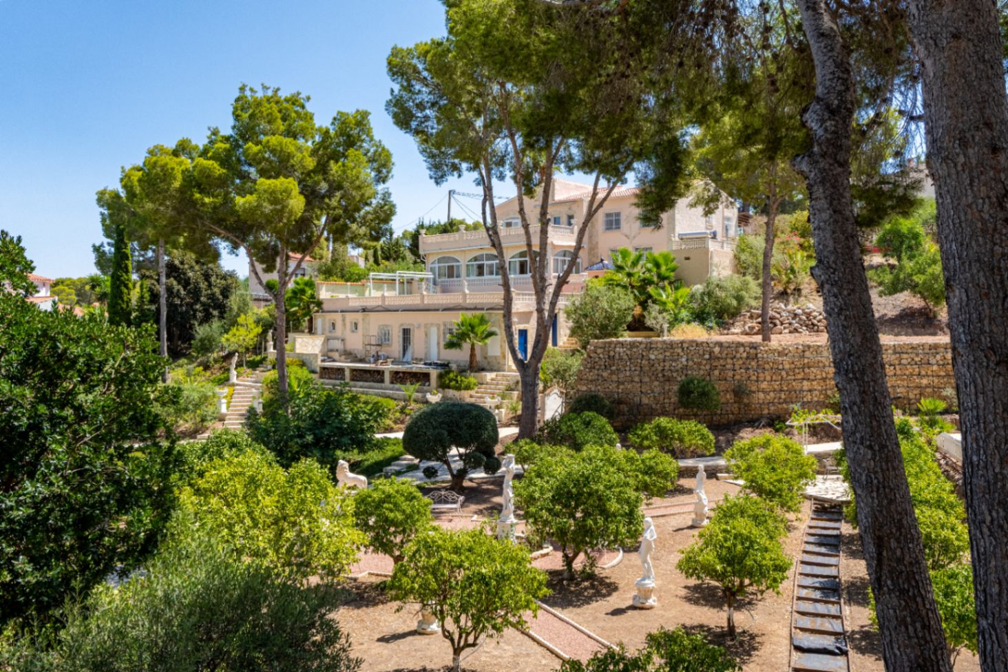 Villa mit Charme, Ausblick und unendlichem Potenzial in Alfaz del Pi