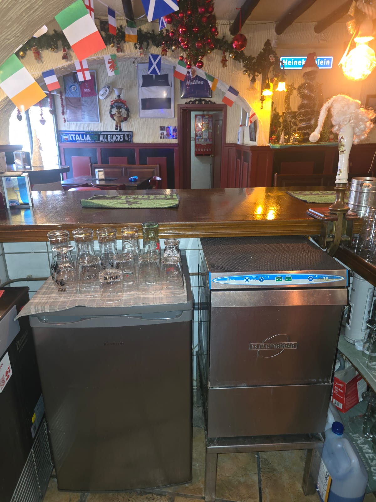 Unique opportunity in Alfaz del Pi! – Sports bar with great visibility for transfer
