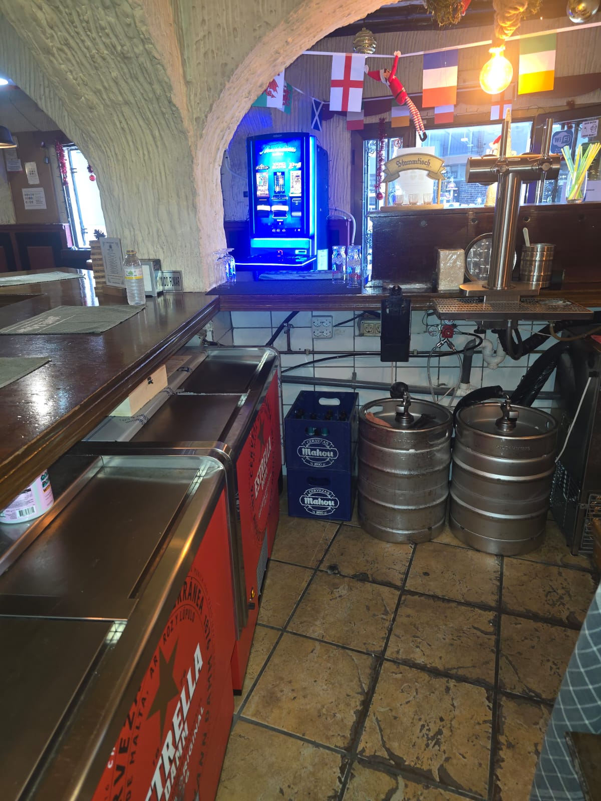 Unique opportunity in Alfaz del Pi! – Sports bar with great visibility for transfer