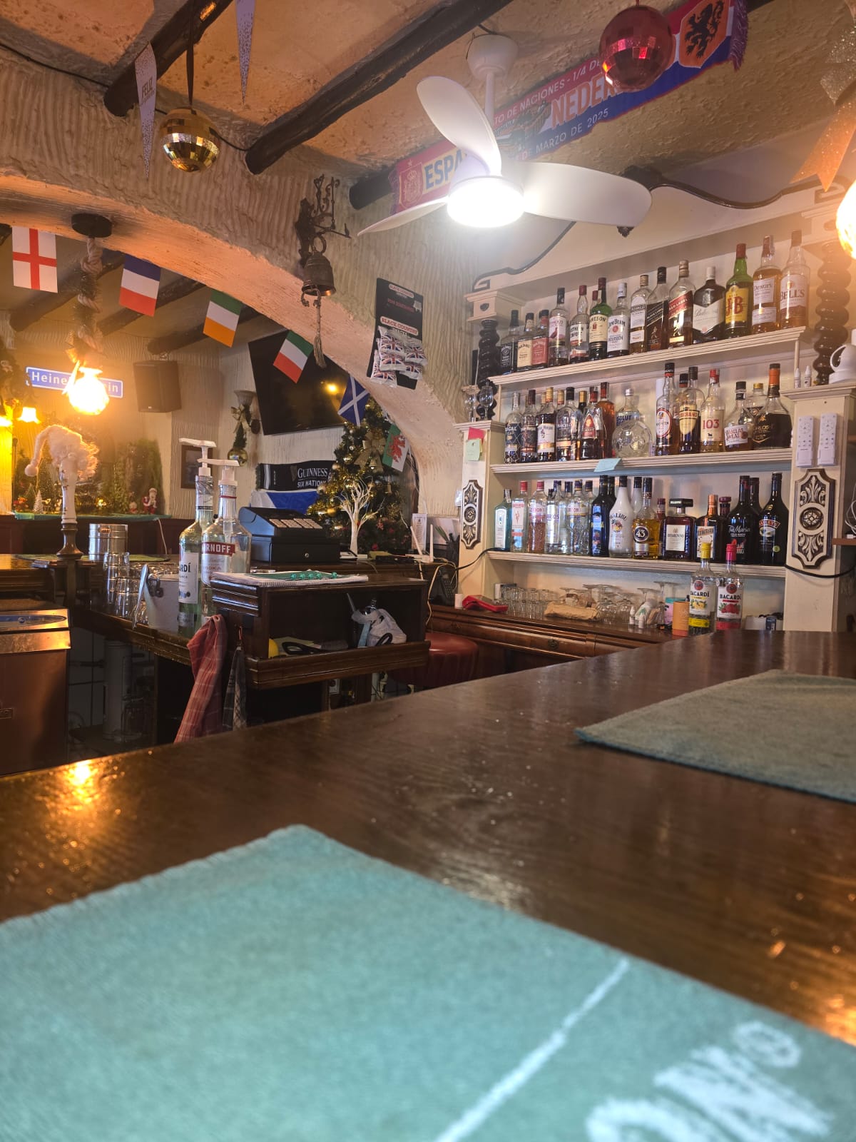 Unique opportunity in Alfaz del Pi! – Sports bar with great visibility for transfer