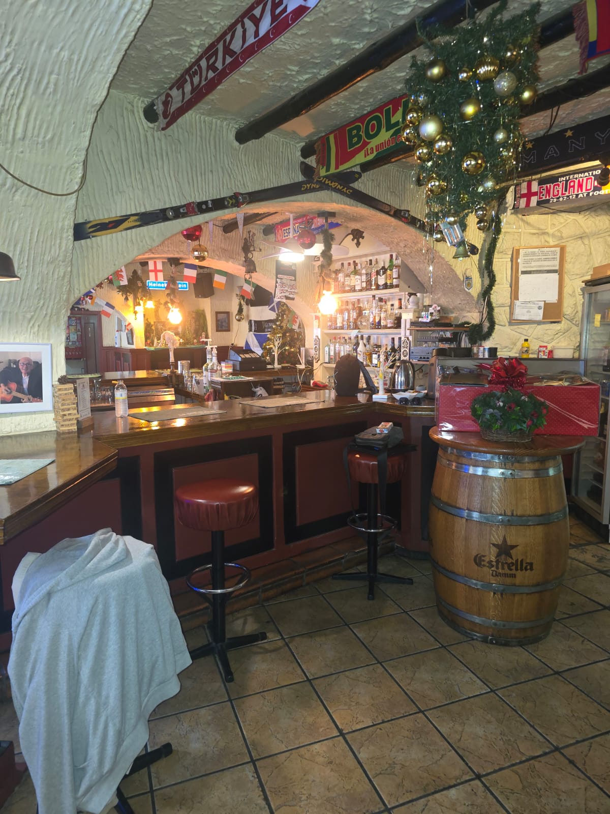 Unique opportunity in Alfaz del Pi! – Sports bar with great visibility for transfer