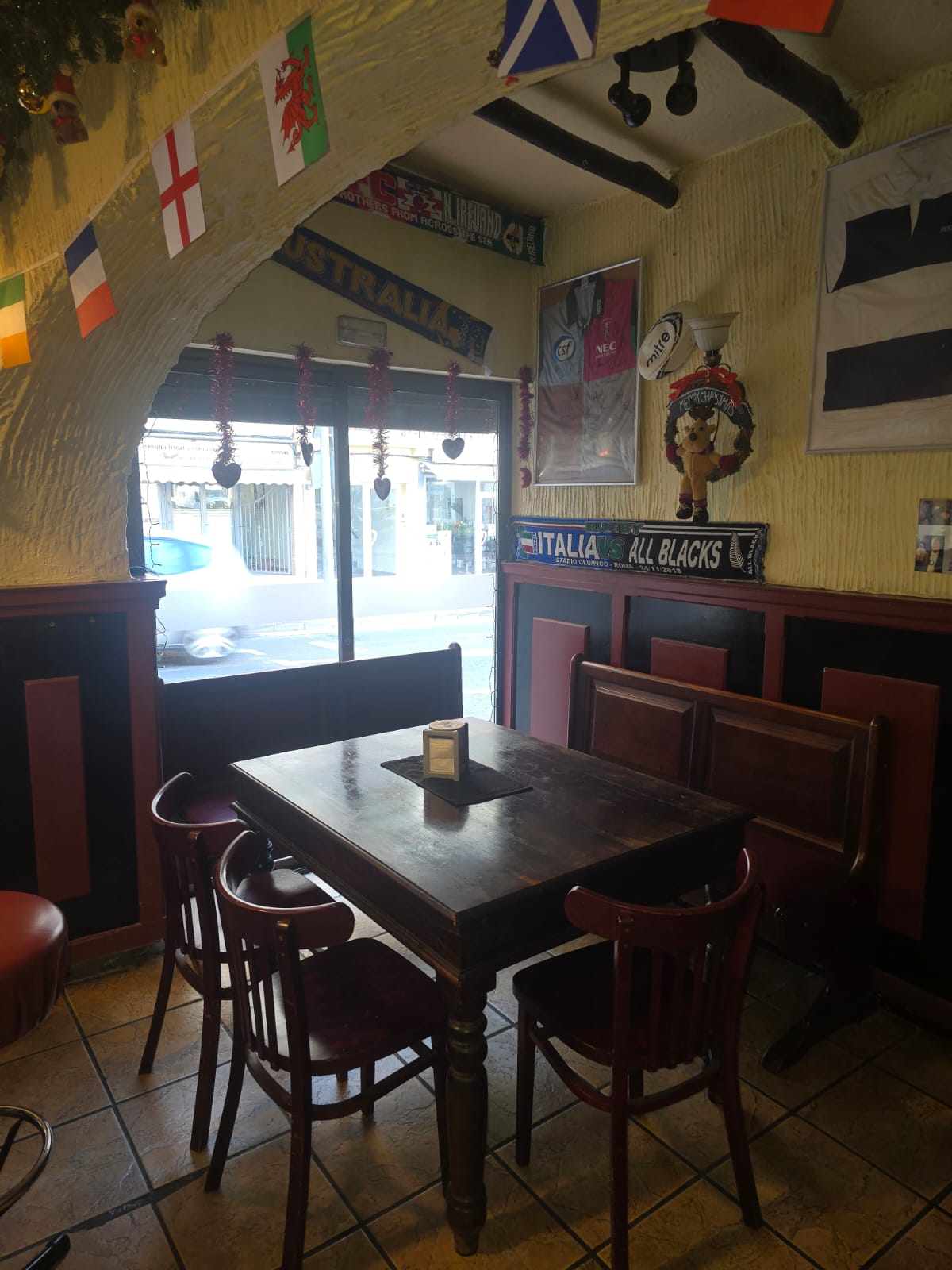 Unique opportunity in Alfaz del Pi! – Sports bar with great visibility for transfer