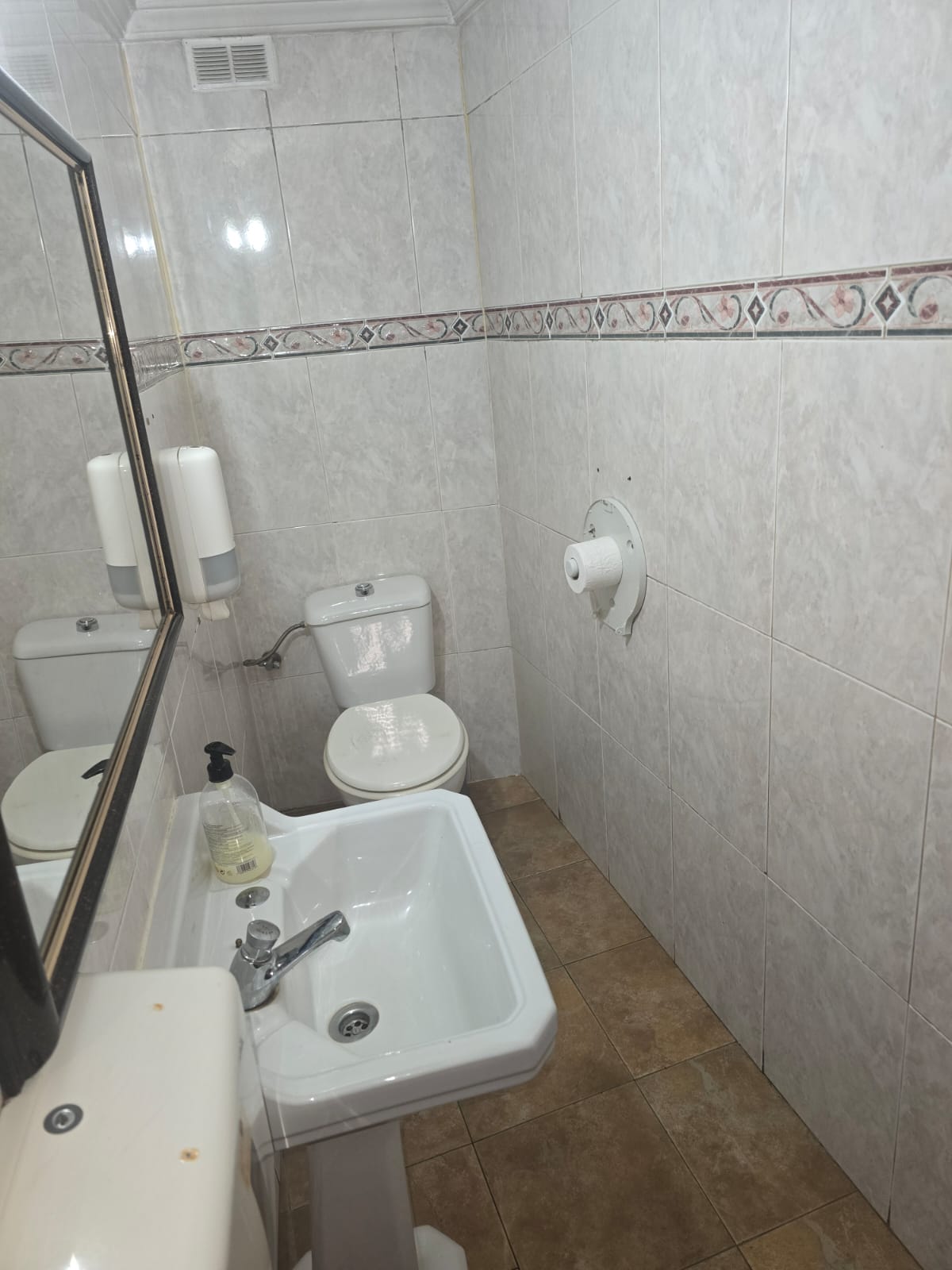 Unique opportunity in Alfaz del Pi! – Sports bar with great visibility for transfer