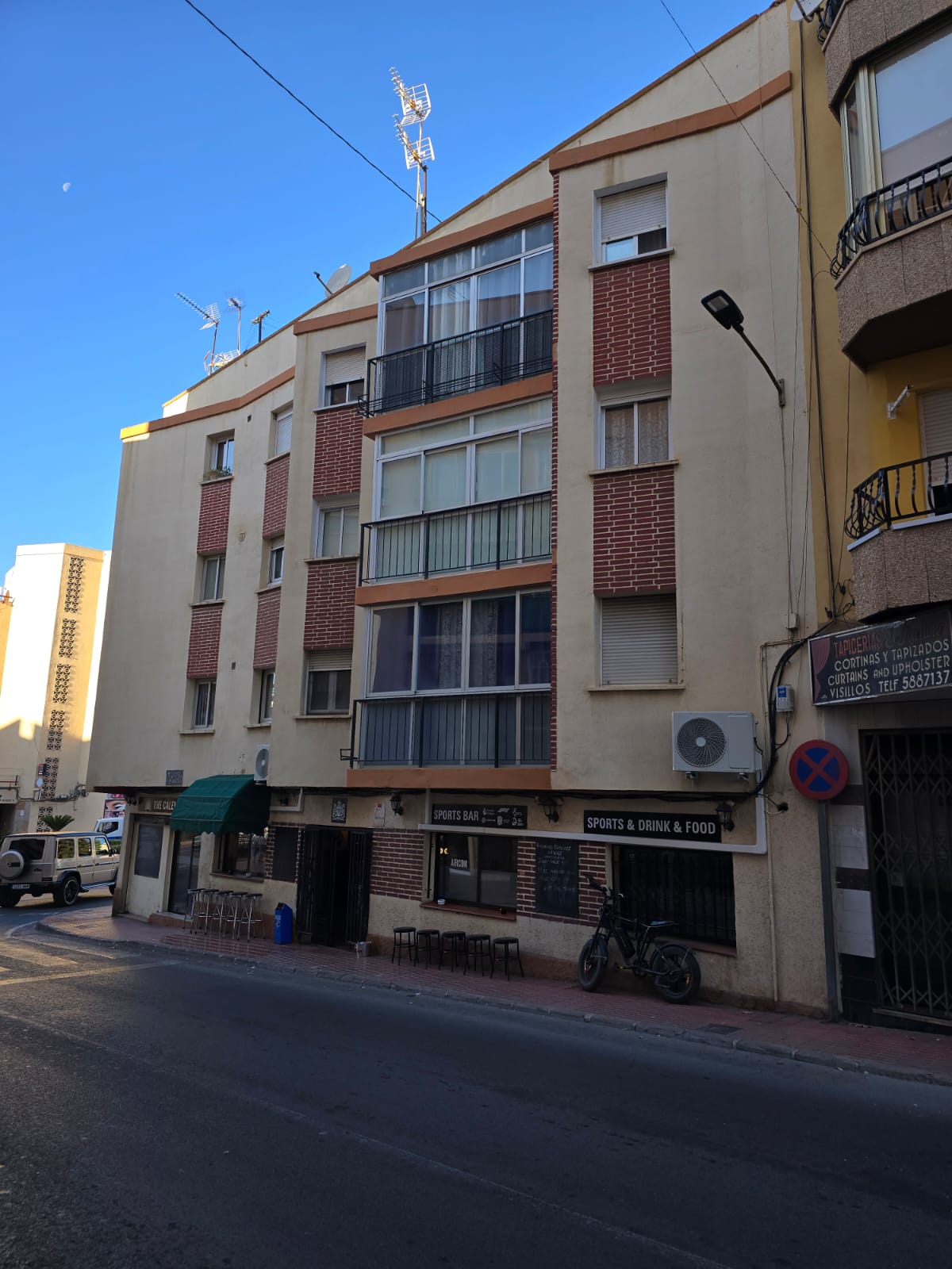 Unique opportunity in Alfaz del Pi! – Sports bar with great visibility for transfer