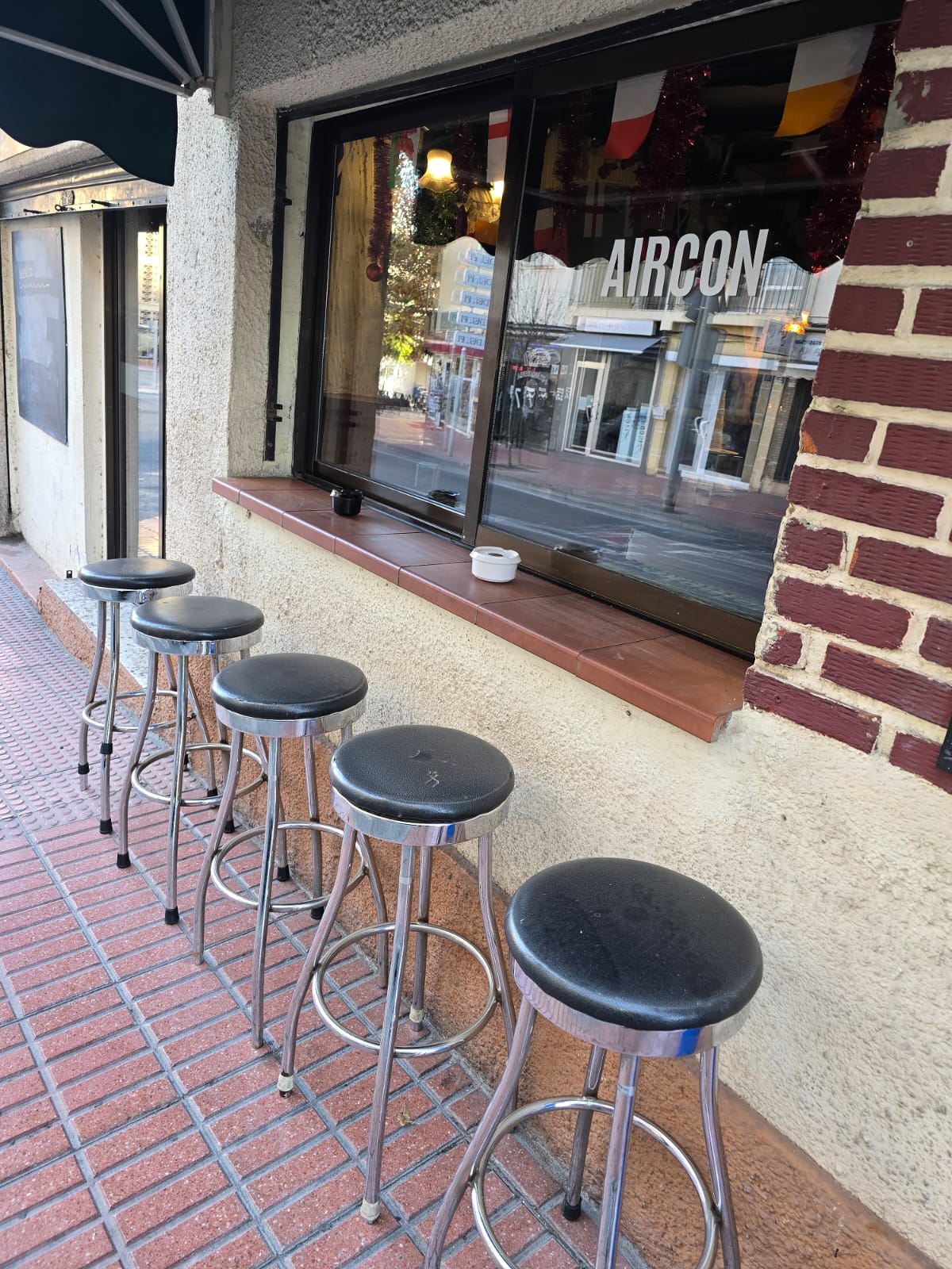 Unique opportunity in Alfaz del Pi! – Sports bar with great visibility for transfer