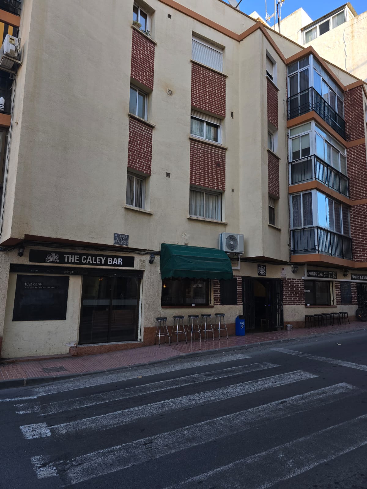 Unique opportunity in Alfaz del Pi! – Sports bar with great visibility for transfer
