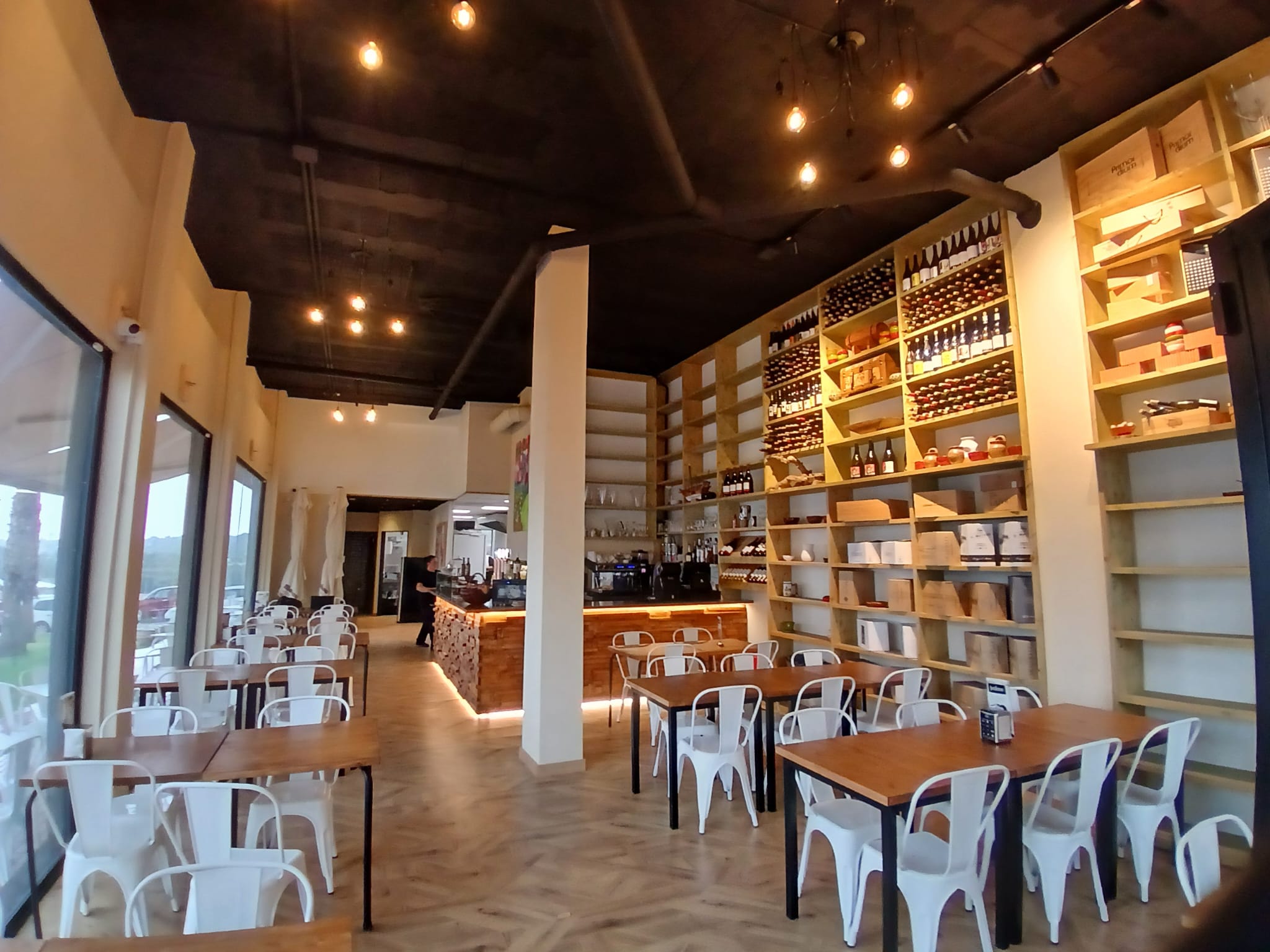 Te koop, zeer centraal gelegen bar in Alfaz del Pi