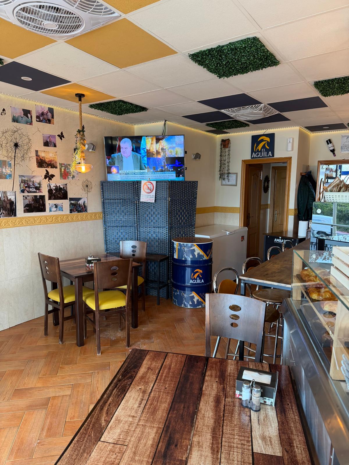 Se traspasa excelente y conocido bar en Centro Comercial Arabi Plaza, Alfaz del Pi