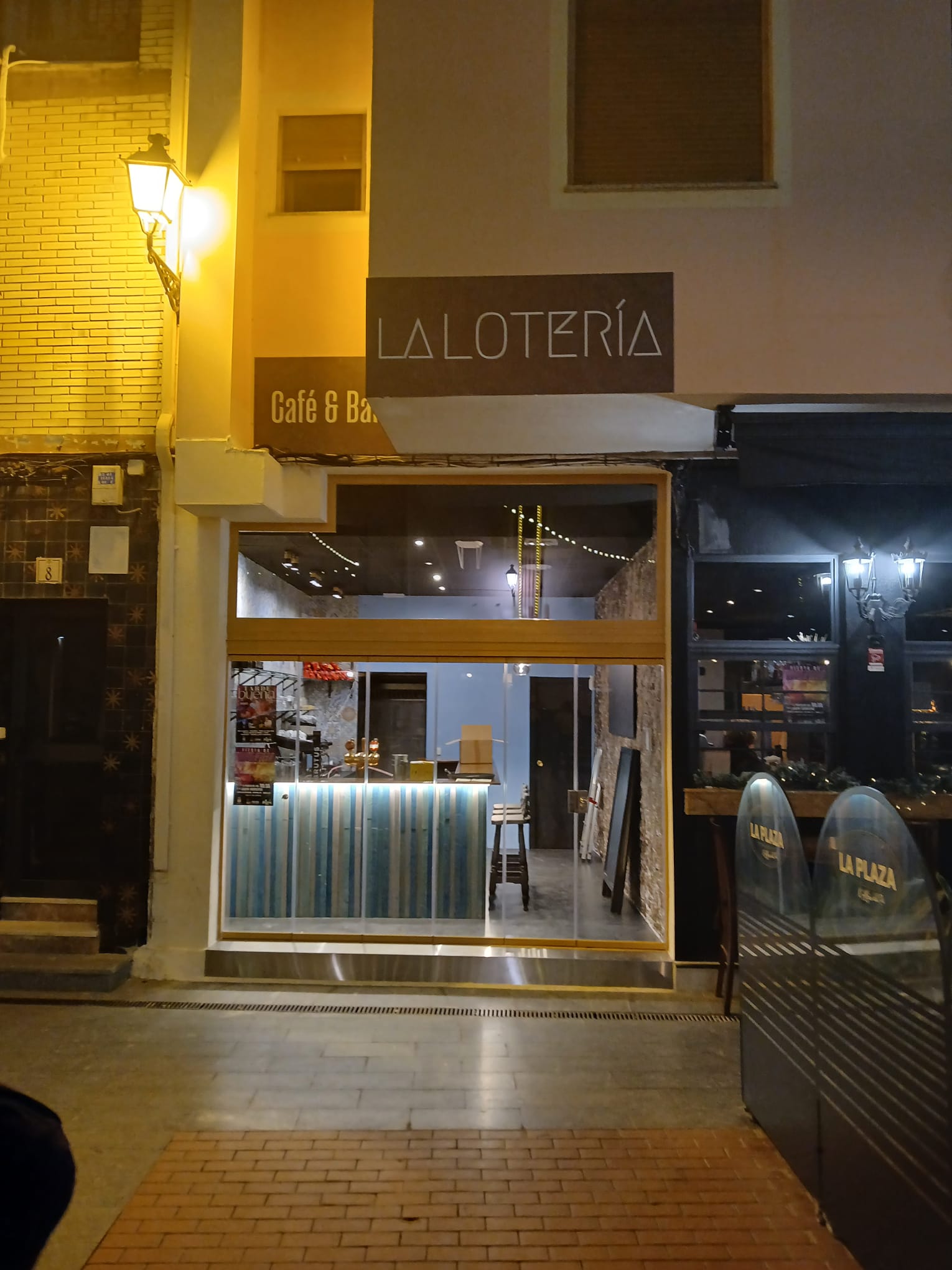 Se traspasa un "take away" en una plaza encantadora en Alfaz del Pi