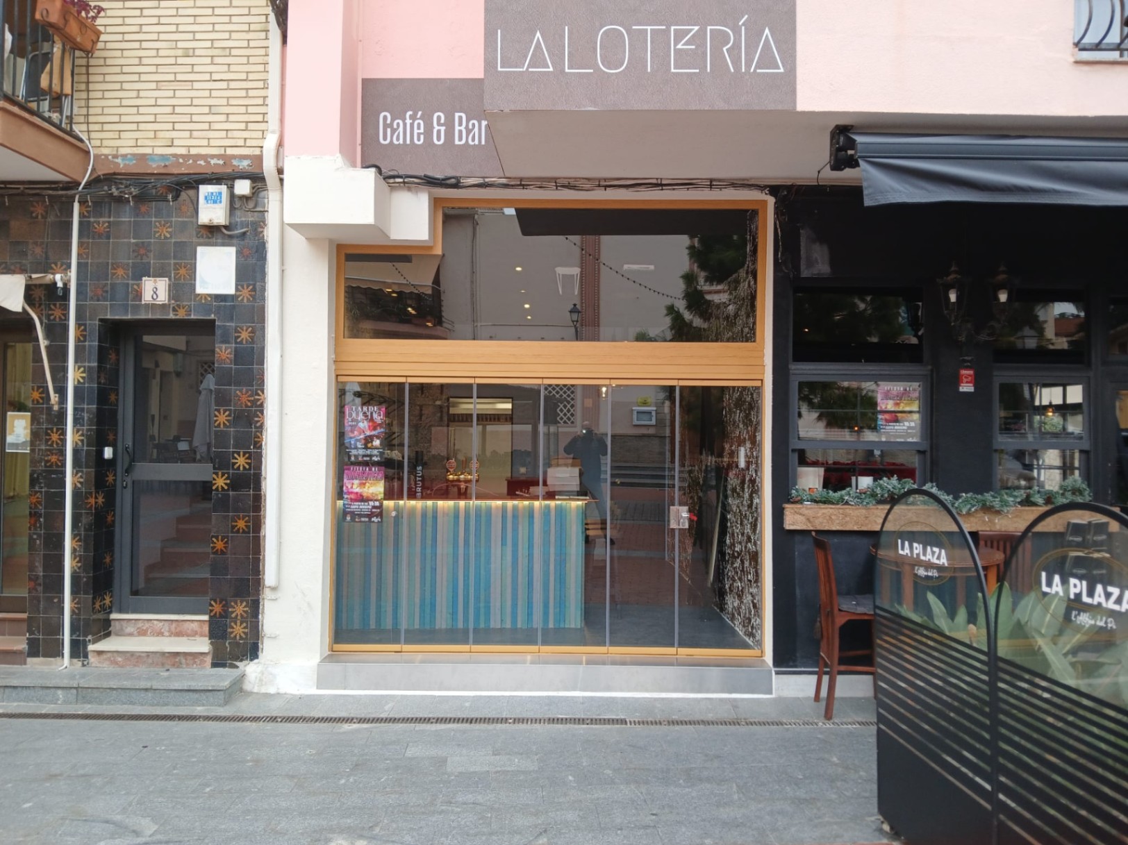 Se traspasa un "take away" en una plaza encantadora en Alfaz del Pi