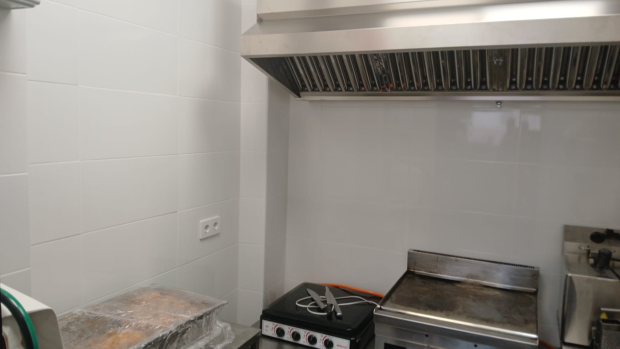Se traspasa un "take away" en una plaza encantadora en Alfaz del Pi