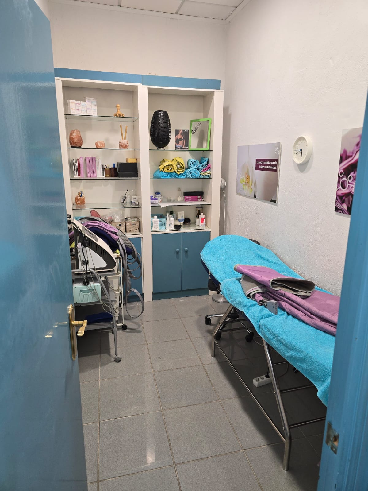 Te koop in Alfas del Pi, winkel in Wellness, voedings- en dieetdiensten, persoonlijke begeleiding en lichaamsbehandelingen.
