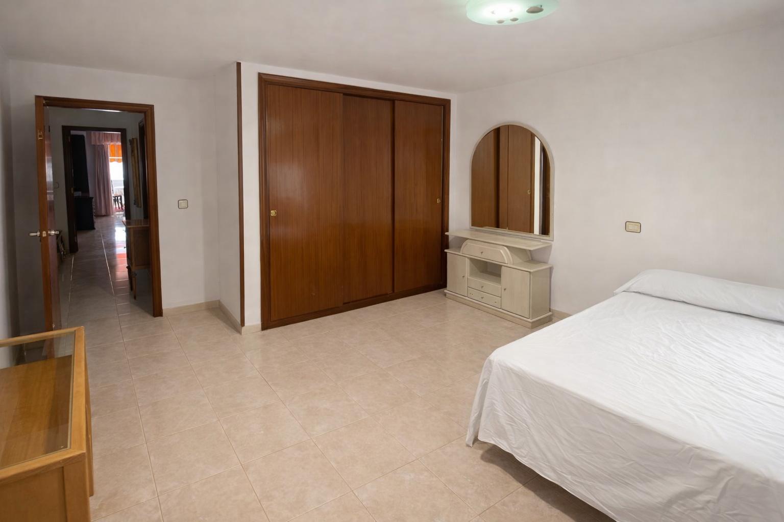 En venta, luminoso piso de 3 habitaciones y 2 baños en pleno centro de Alfaz del Pi