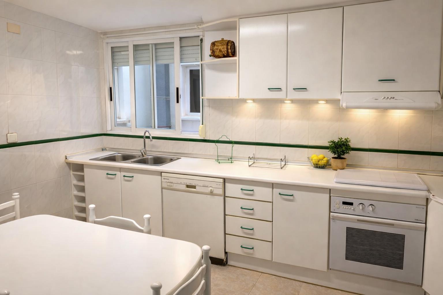 En venta, luminoso piso de 3 habitaciones y 2 baños en pleno centro de Alfaz del Pi
