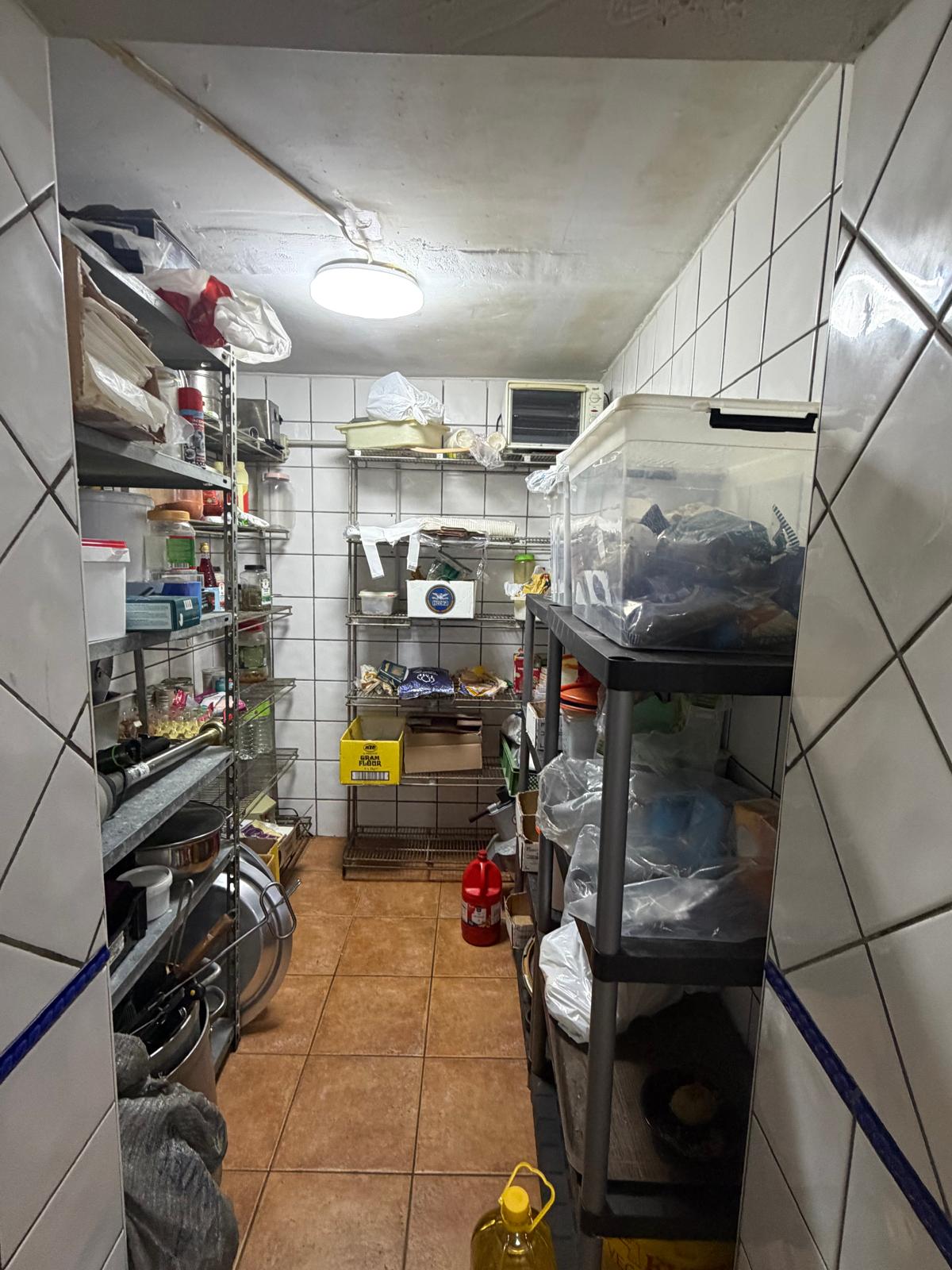 Traspaso: Restaurante consolidado con gran terraza, vivienda incluida y alto potencial en Alfaz del Pi