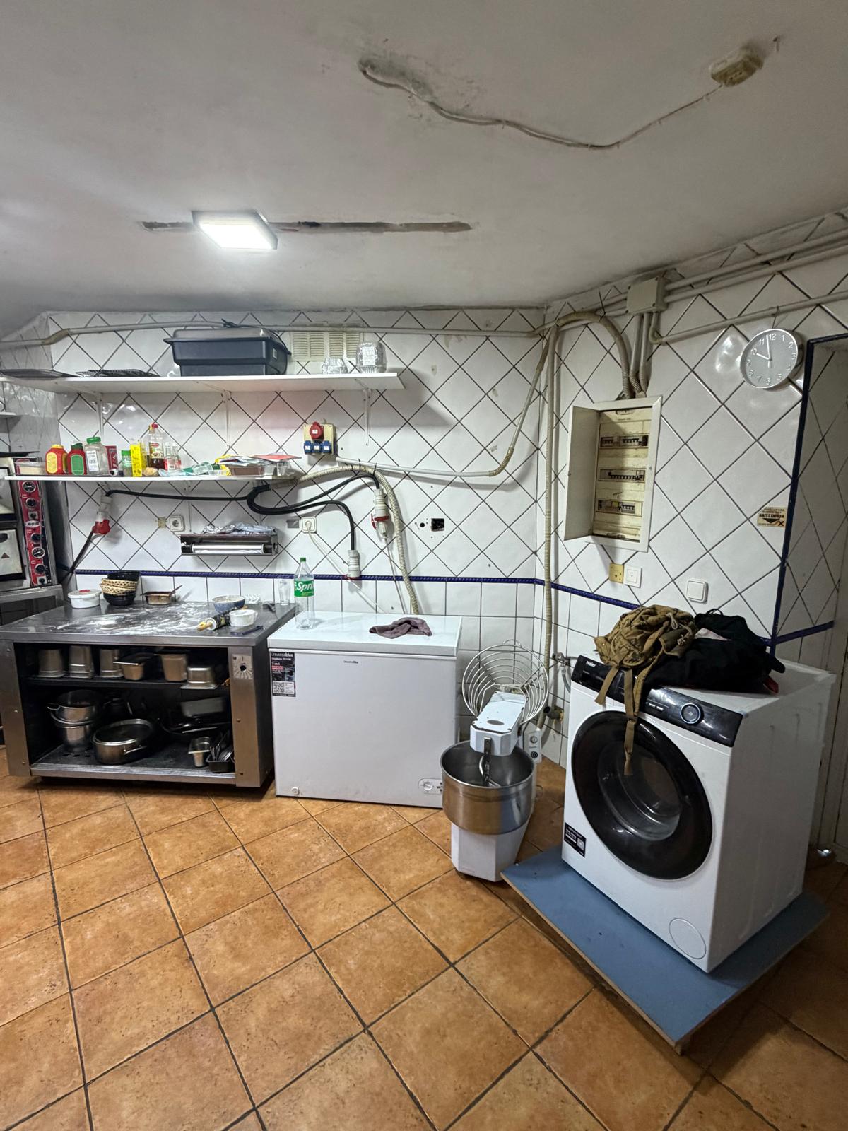 Traspaso: Restaurante consolidado con gran terraza, vivienda incluida y alto potencial en Alfaz del Pi