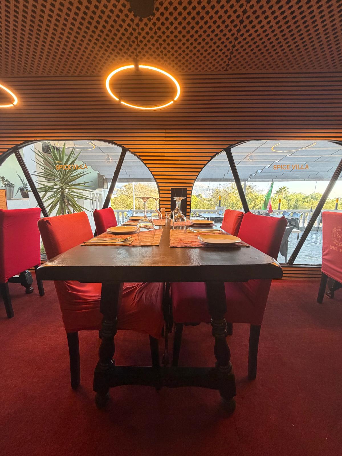 Traspaso: Restaurante consolidado con gran terraza, vivienda incluida y alto potencial en Alfaz del Pi