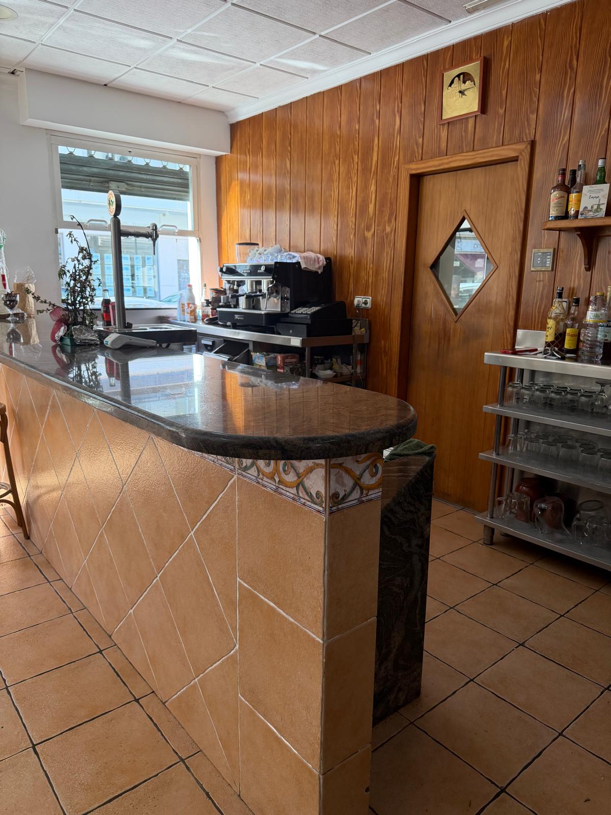 Cession d'un commerce consolidé au cœur d'Altea — Bar Cafeteria Bon Estar