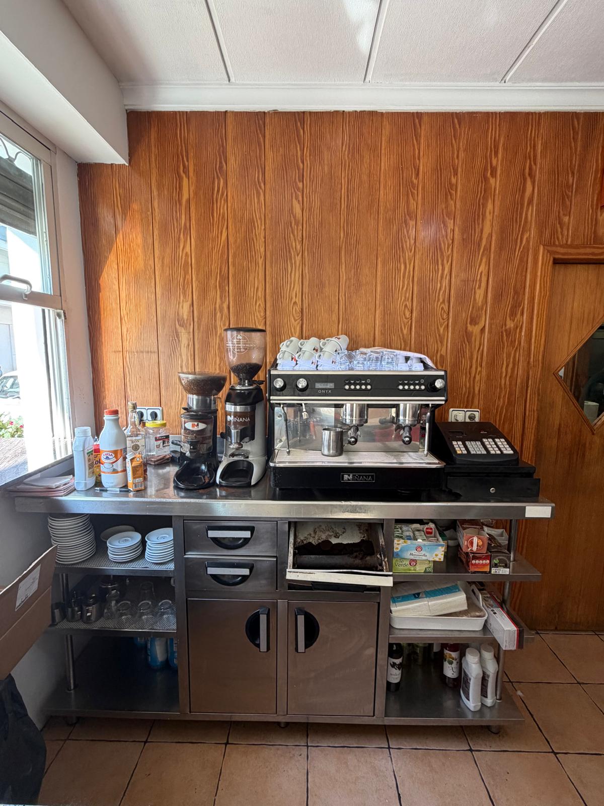 Cession d'un commerce consolidé au cœur d'Altea — Bar Cafeteria Bon Estar