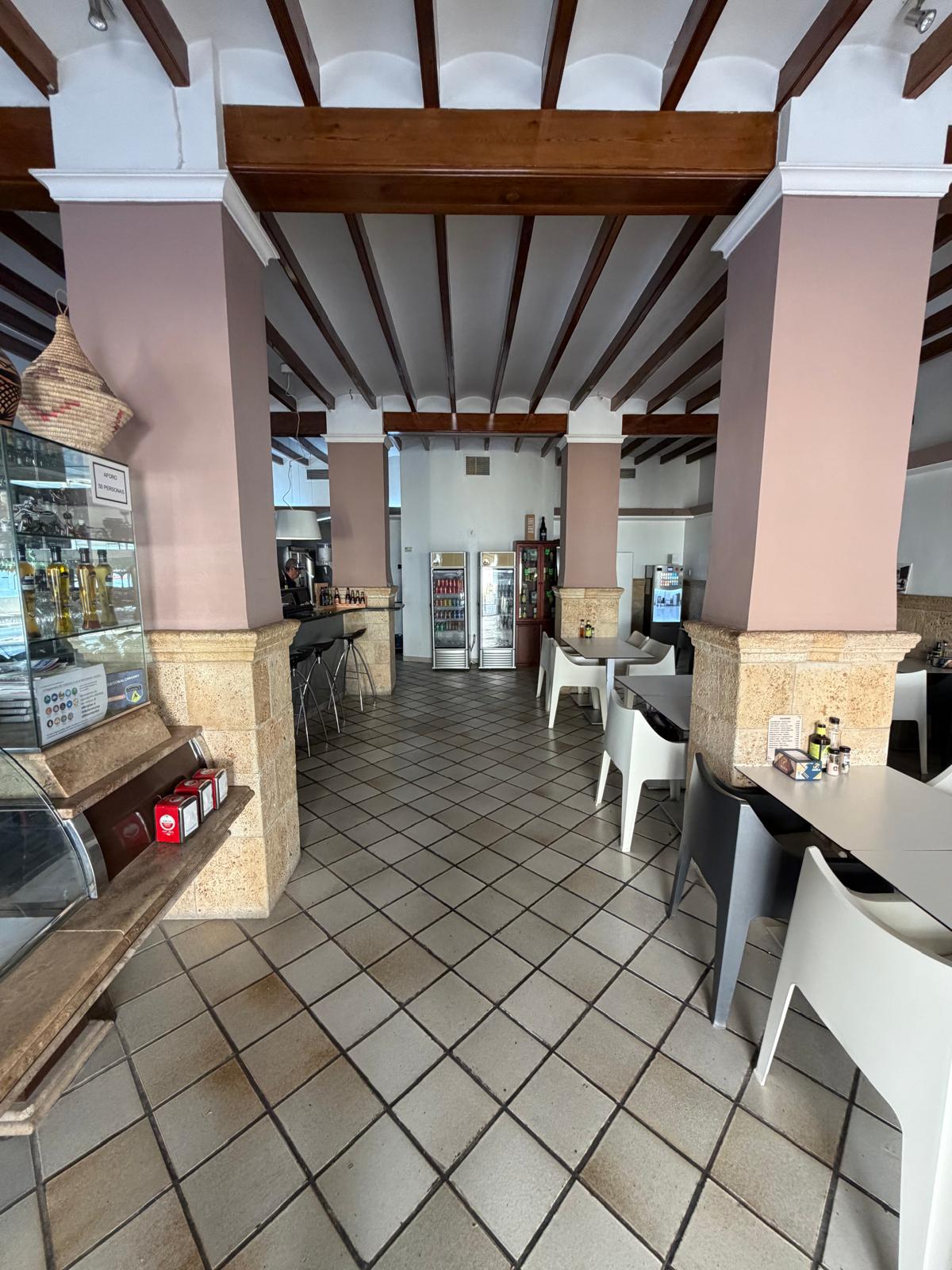 ¡Oportunidad única en Alfàs del Pi, bar/restaurante!