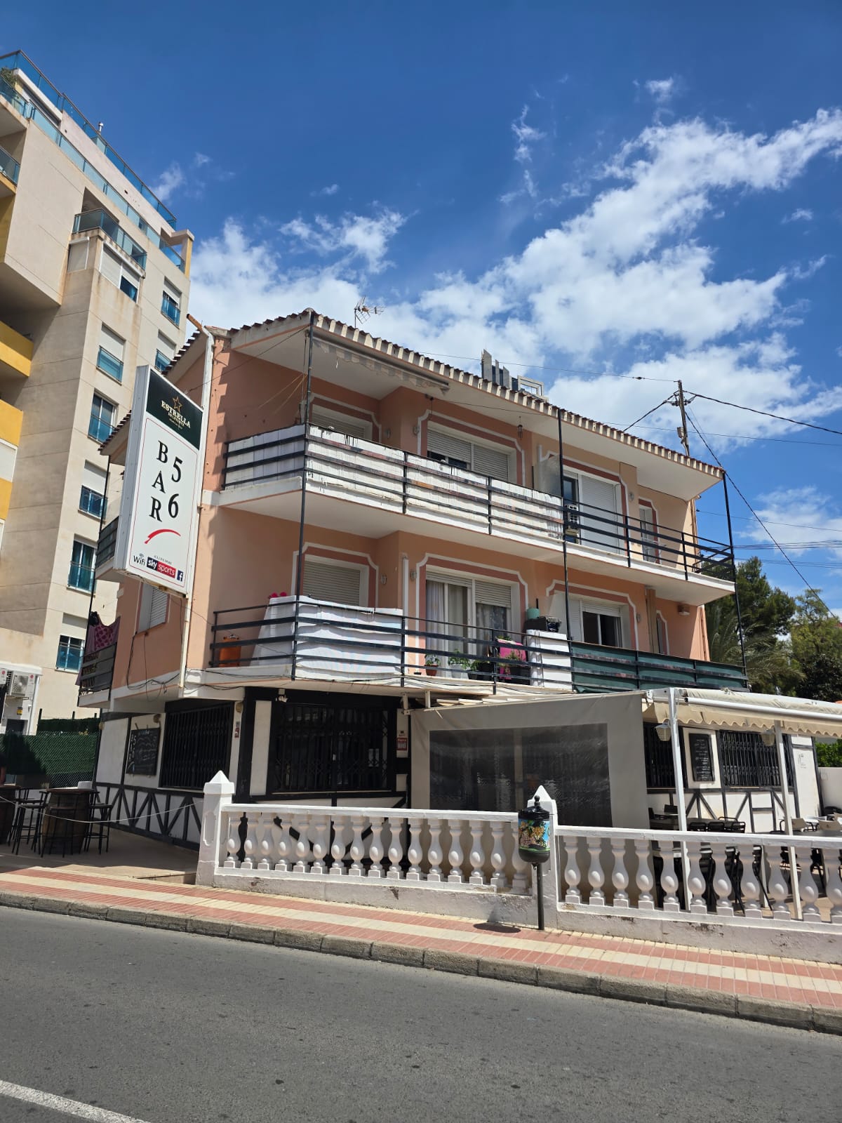 Traspaso i Cala de Benidorm på en privilegert beliggenhet, Bar 56