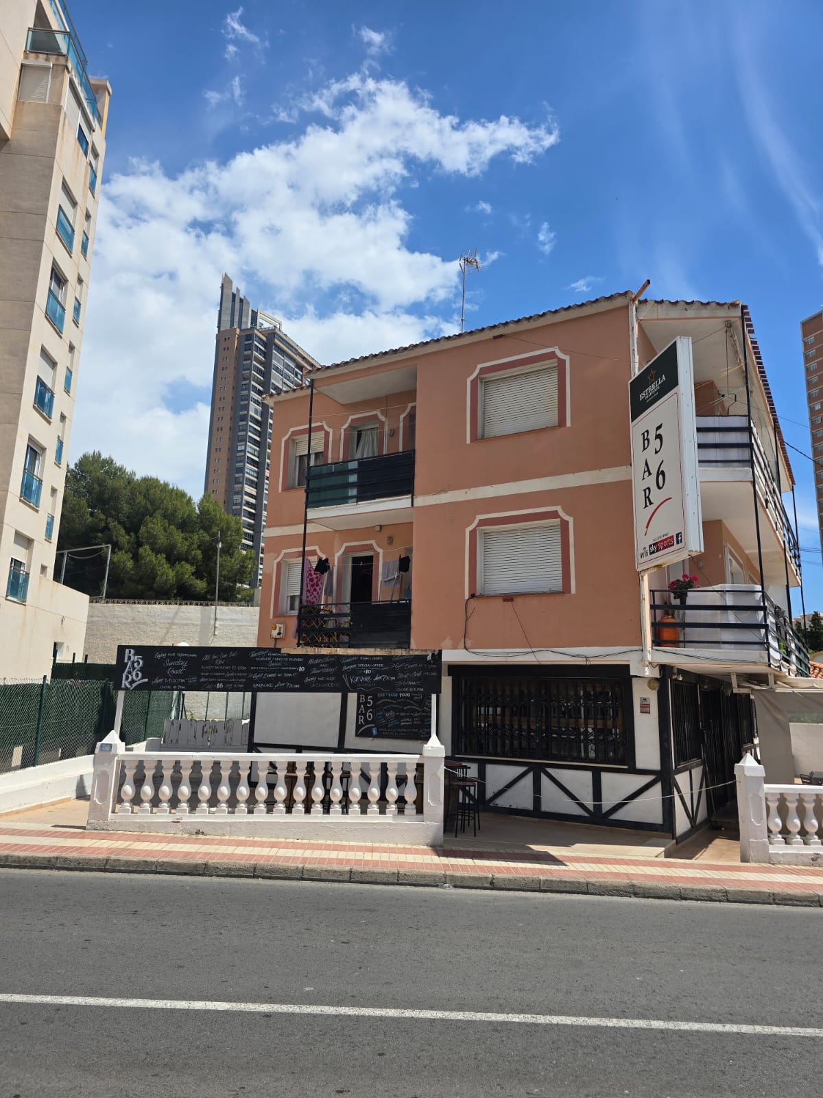 Traspaso i Cala de Benidorm på en privilegert beliggenhet, Bar 56
