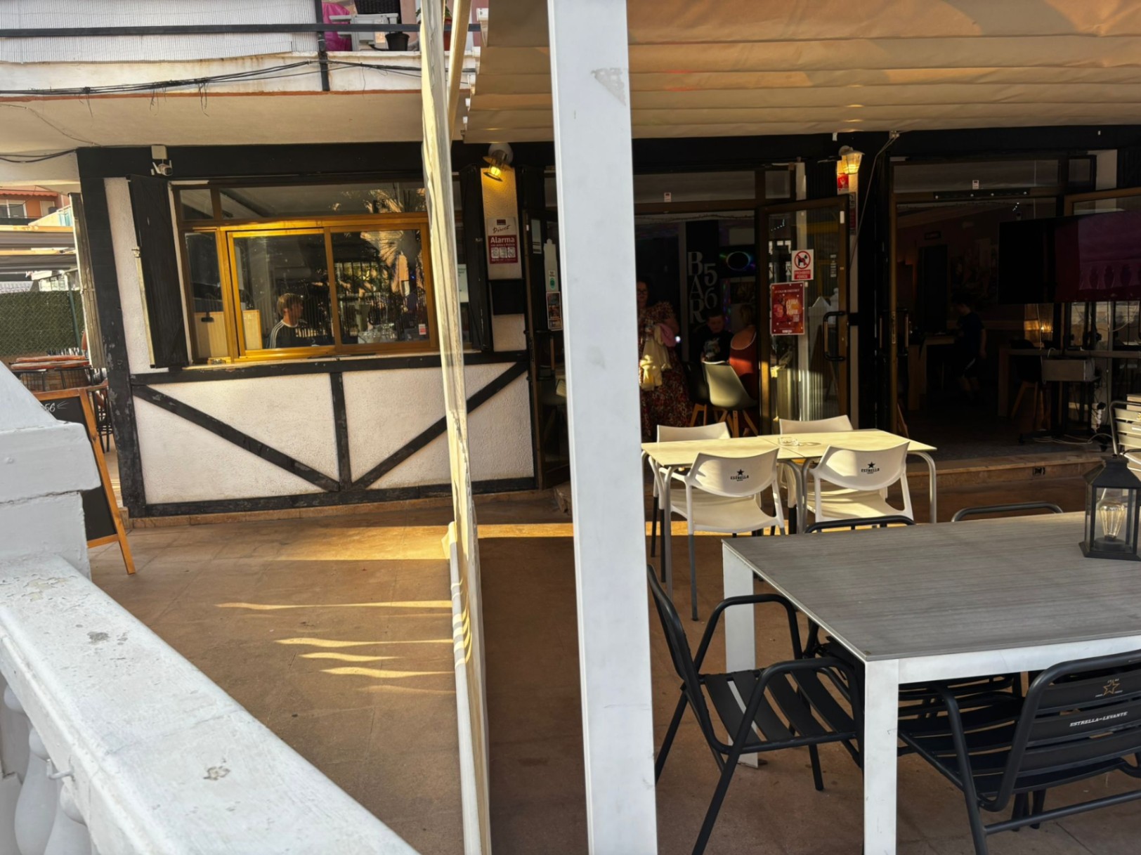Traspaso i Cala de Benidorm på en privilegert beliggenhet, Bar 56