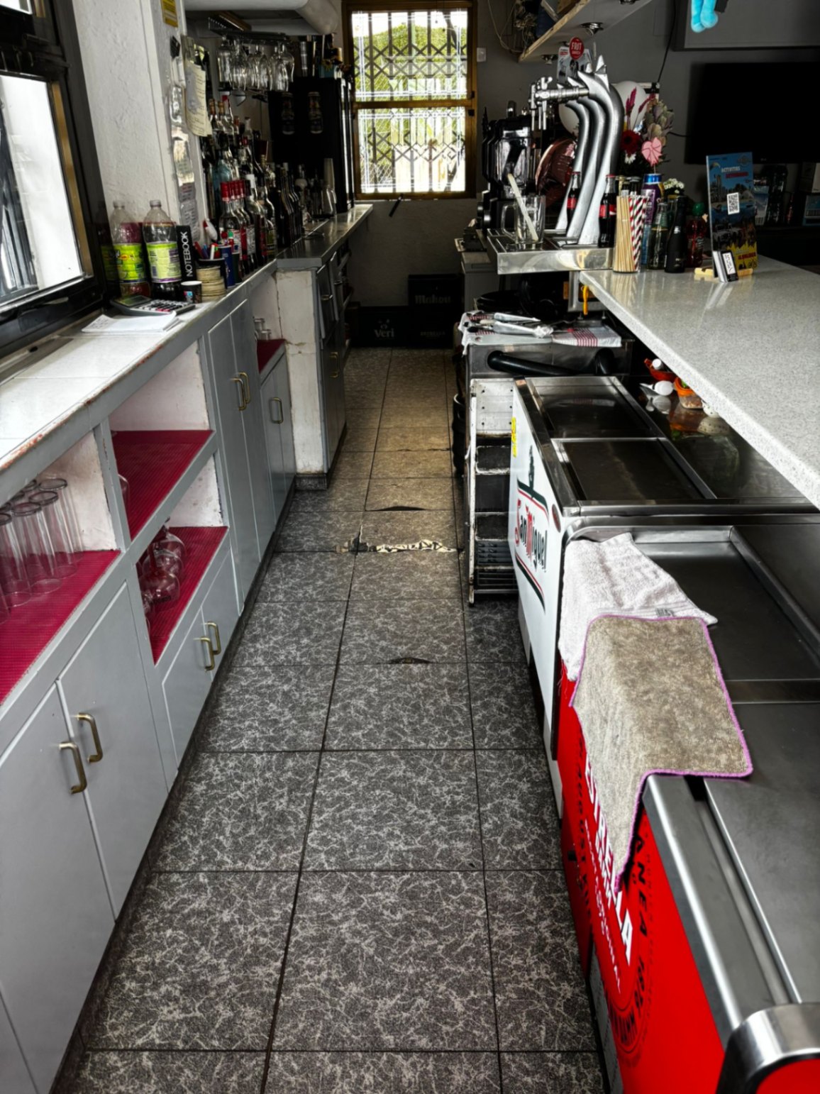 Traspaso i Cala de Benidorm på en privilegert beliggenhet, Bar 56