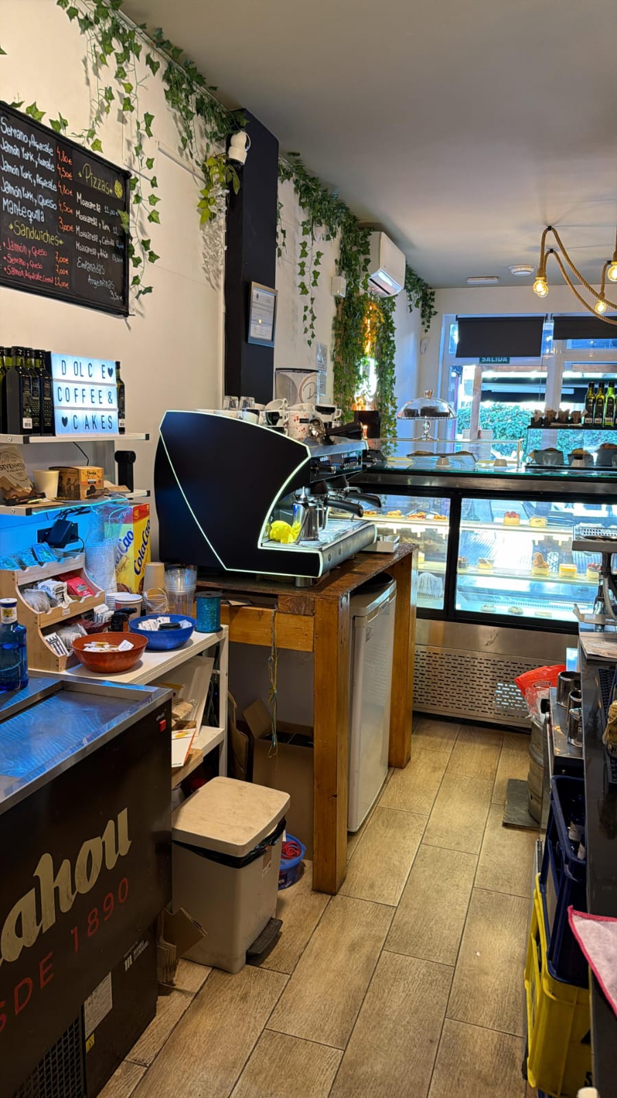 Se traspasa en Albir, una cafetería consolidada, Dolce Coffee & Cakes