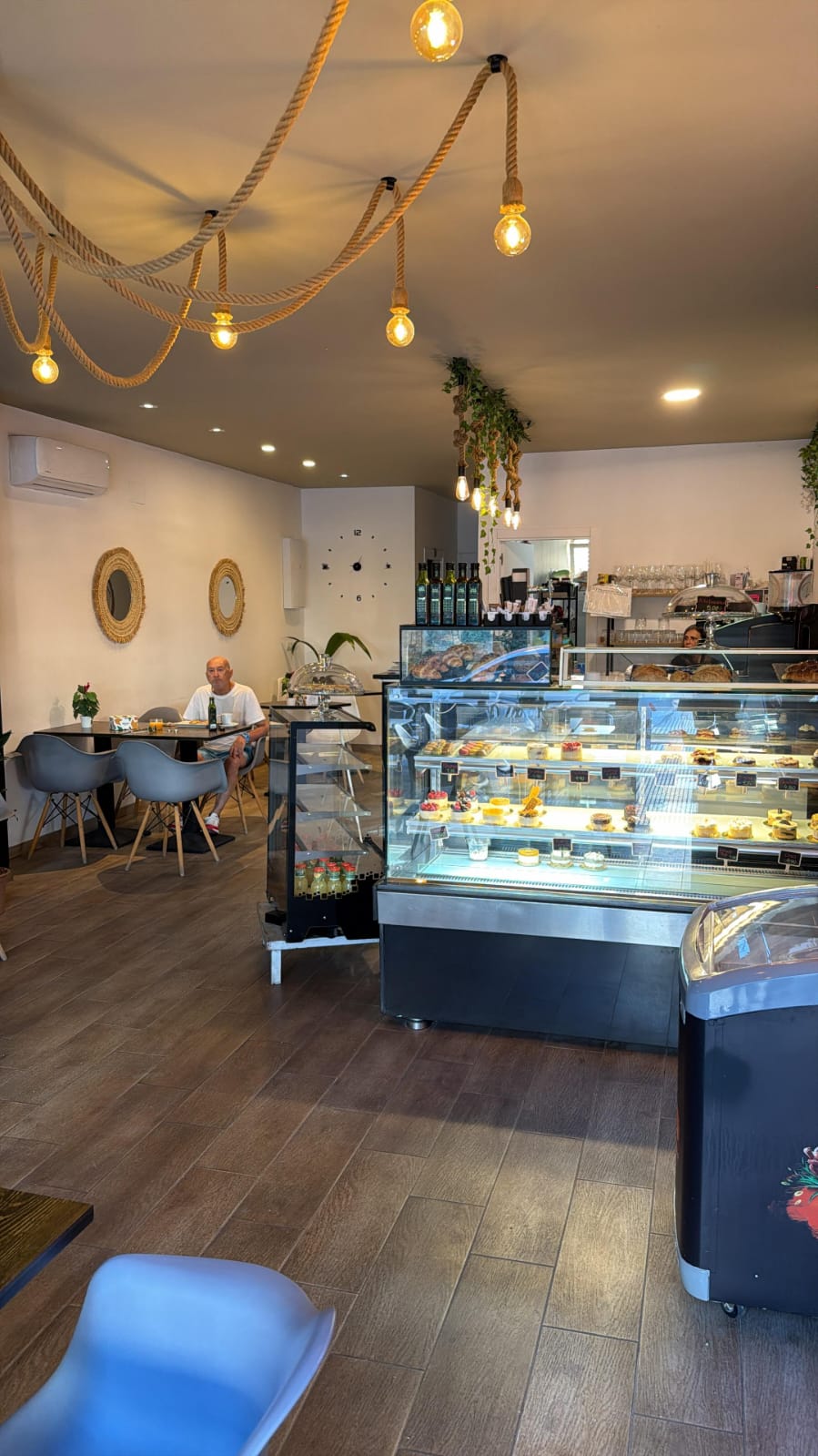 Se traspasa en Albir, una cafetería consolidada, Dolce Coffee & Cakes