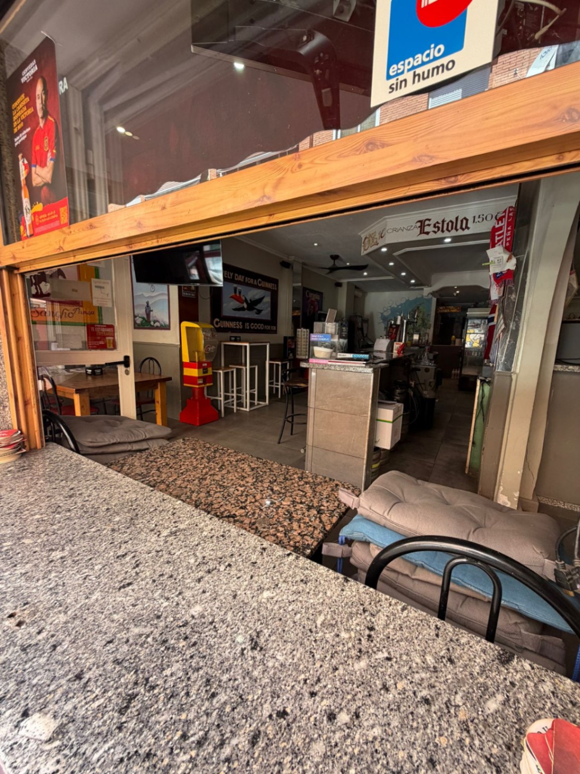 A genuine village bar is for transfer in Alfaz del Pi.