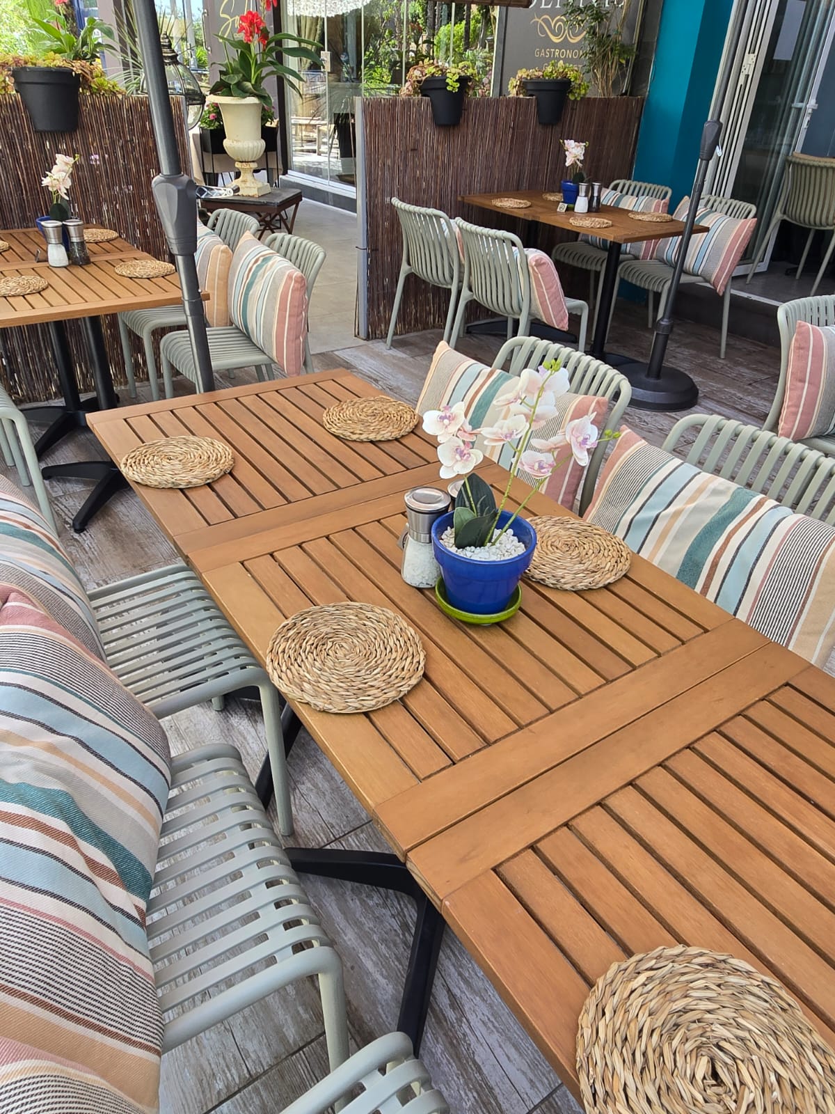 Se traspasa, muy bien conocido restaurante en Albir cerca de la playa
