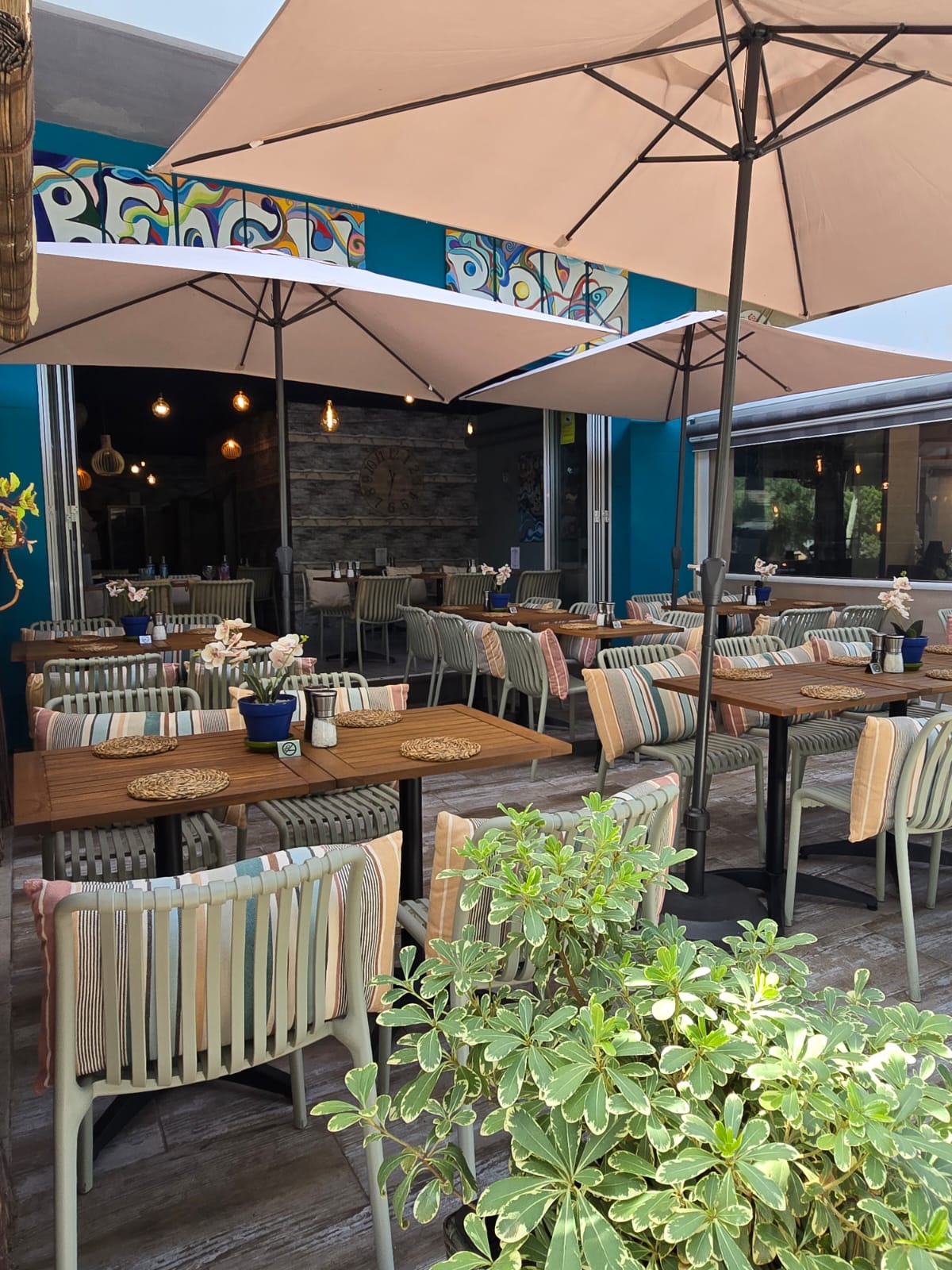 GH-0354 - Se traspasa, muy bien conocido restaurante en Albir cerca de la playa