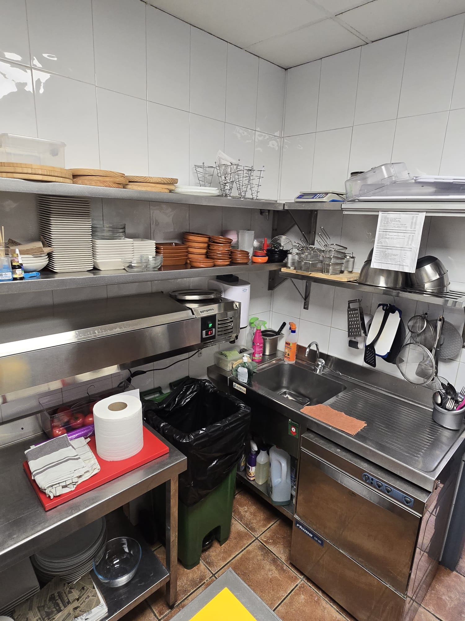 Traspaso cafetería-restaurante en pleno funcionamiento en La Nucía